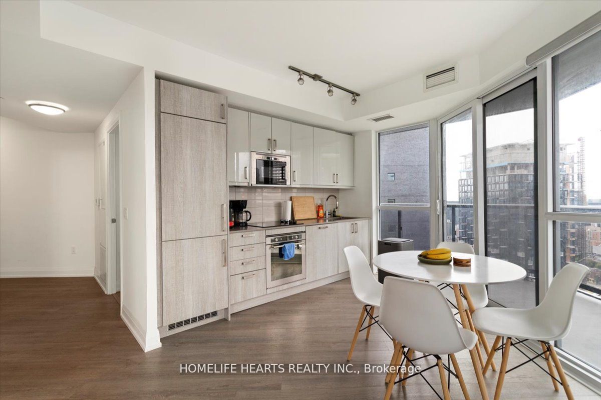 77 Mutual St, #3104