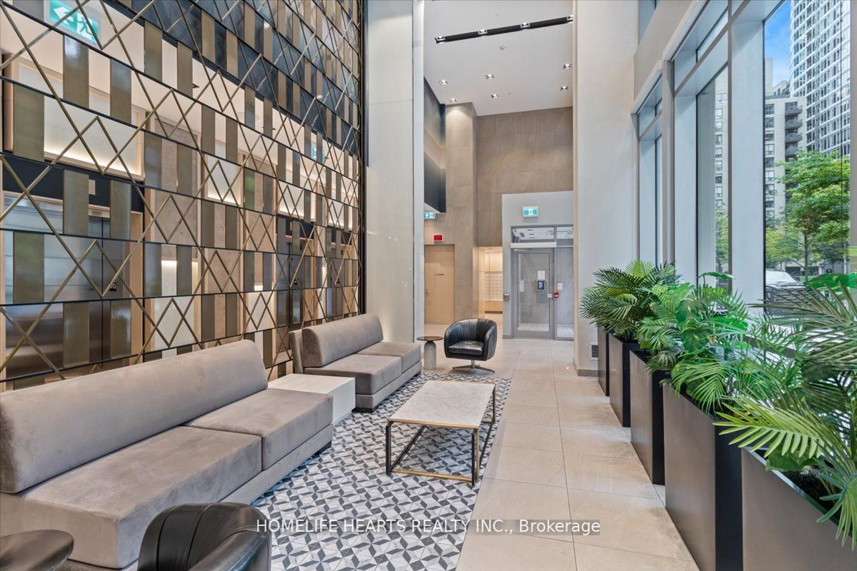 77 Mutual St, #3104