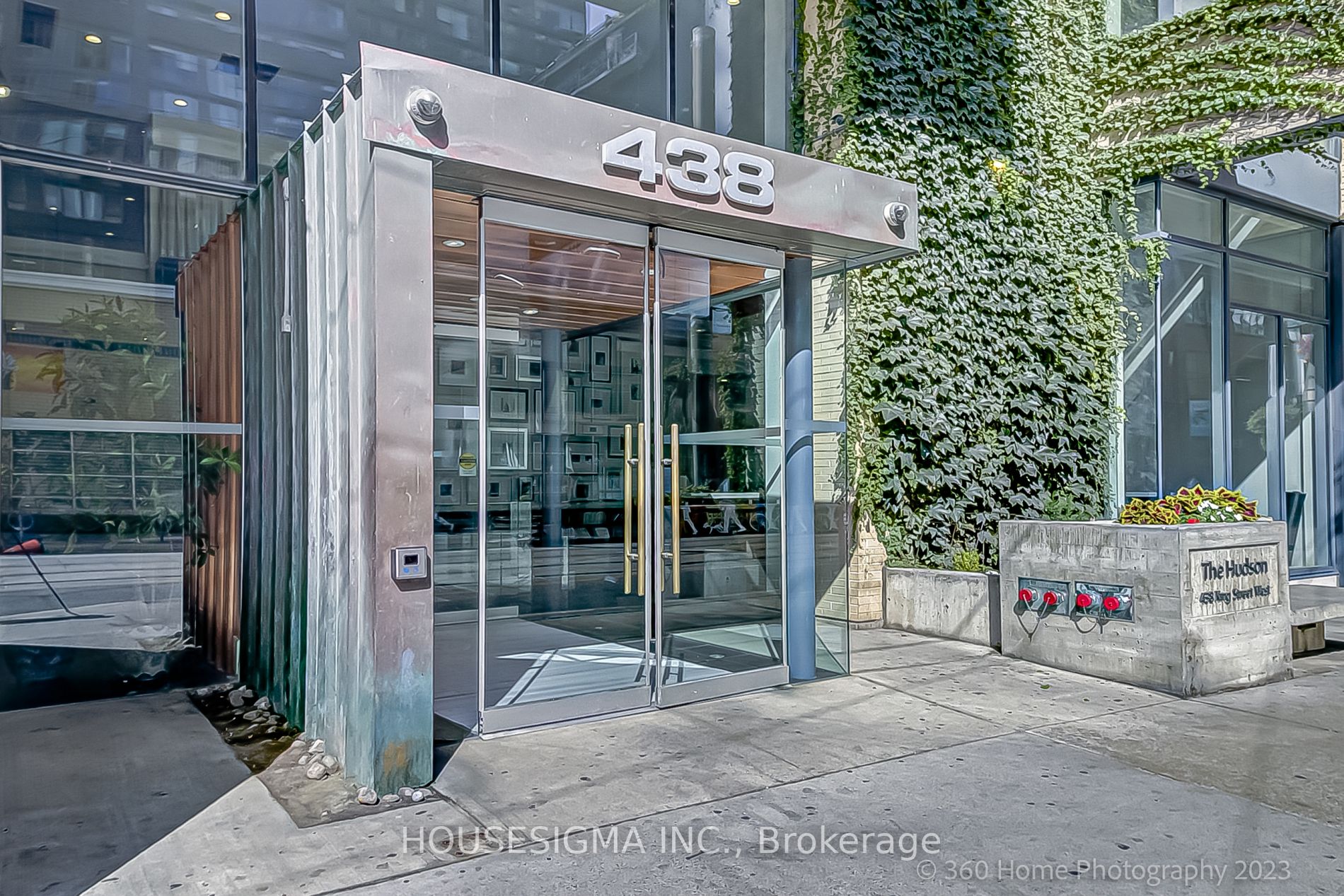 438 King St W, #512