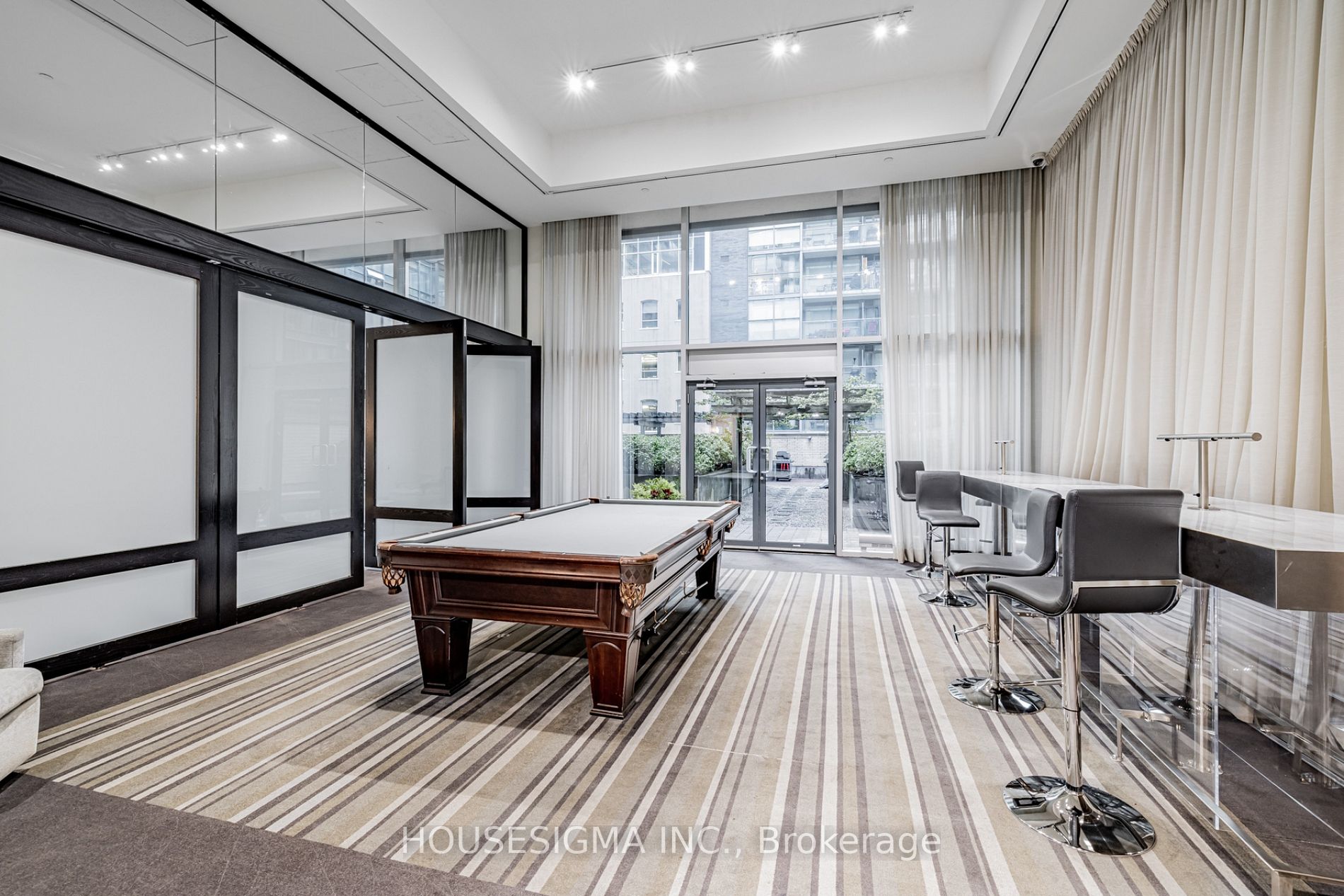 438 King St W, #512