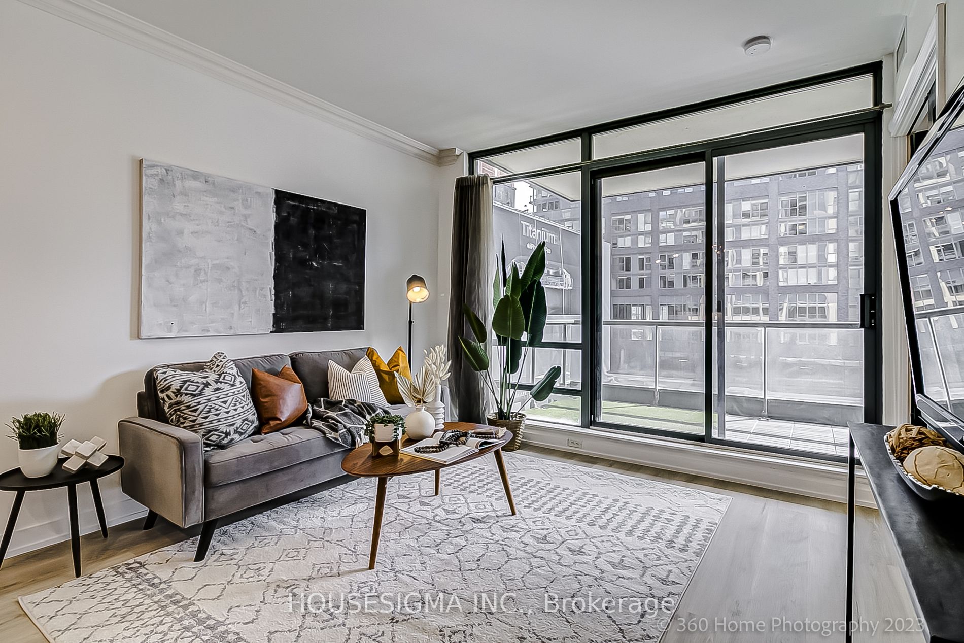 438 King St W, #512