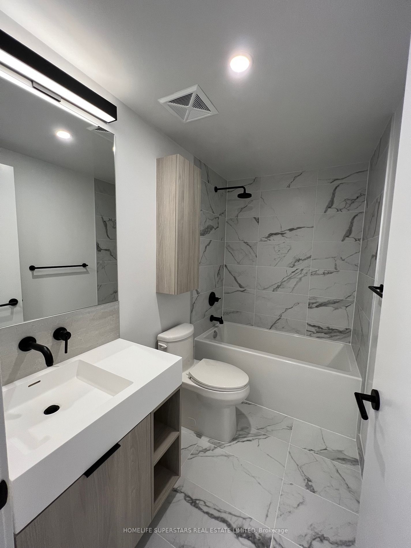 108 Peter St, #826
