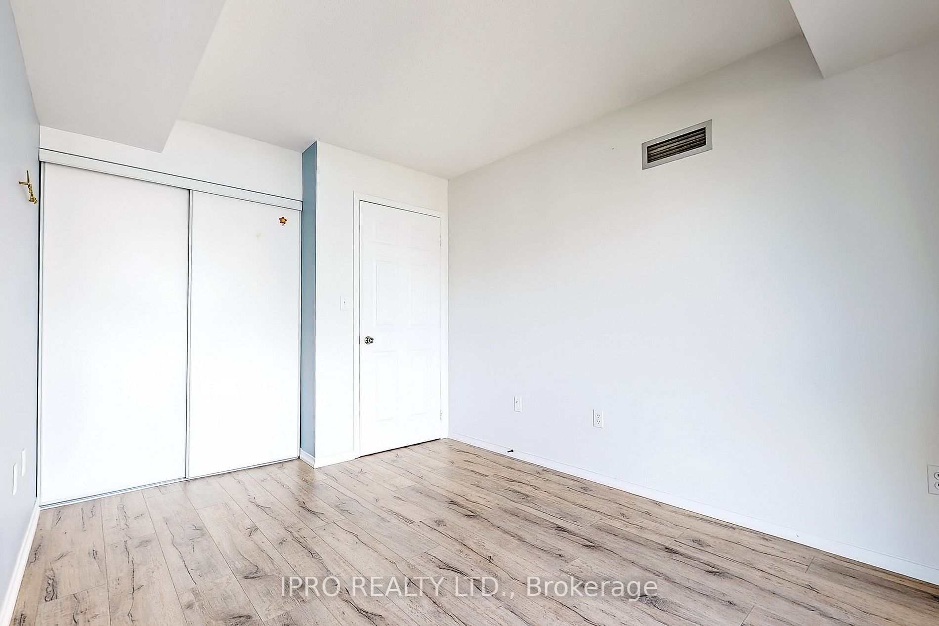 3 Pemberton Ave, #1205