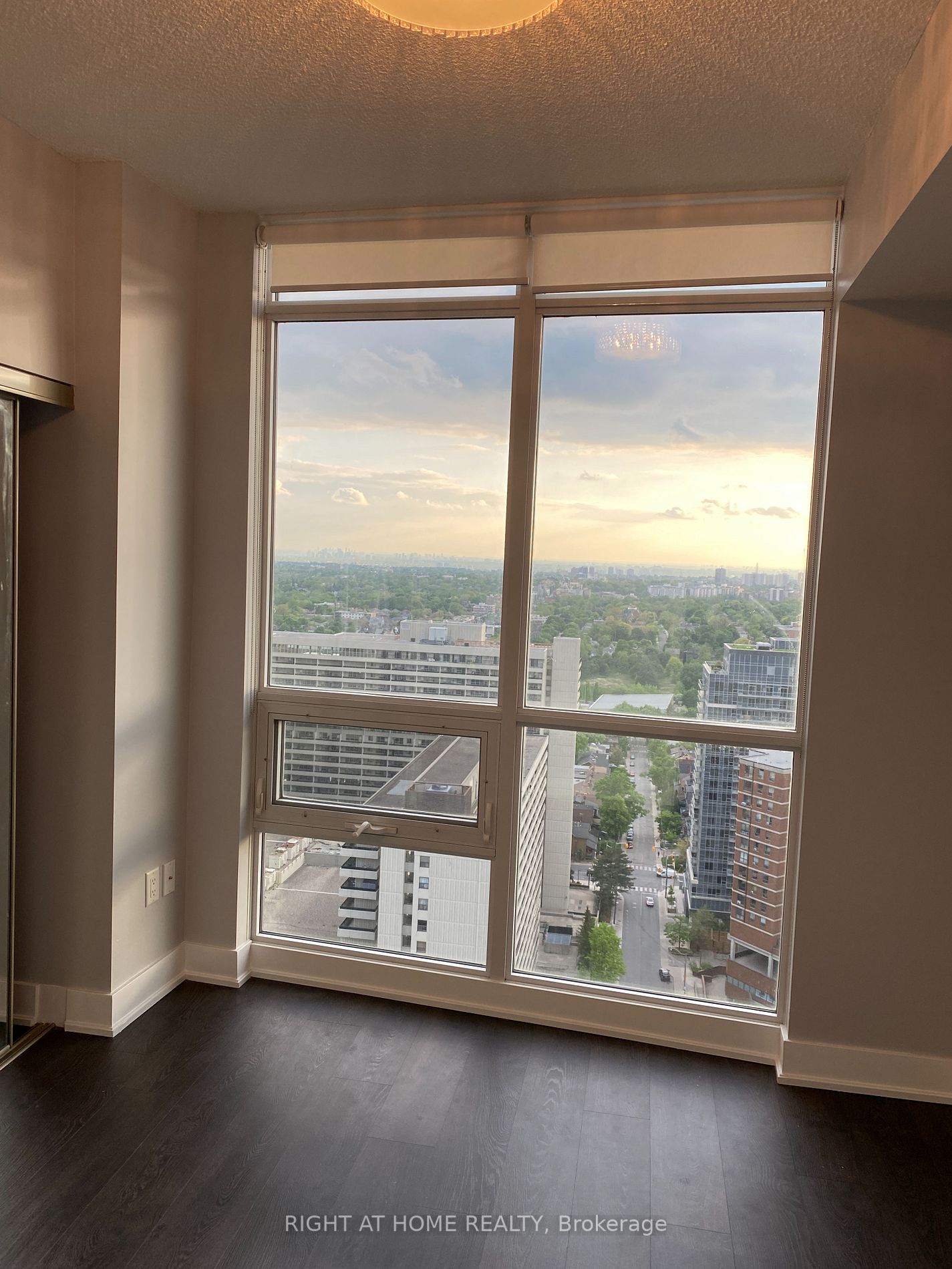 30 Roehampton Ave, #3002