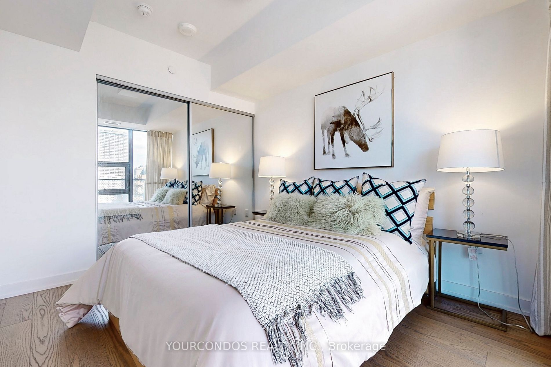 11 Wellesley St W, #2009