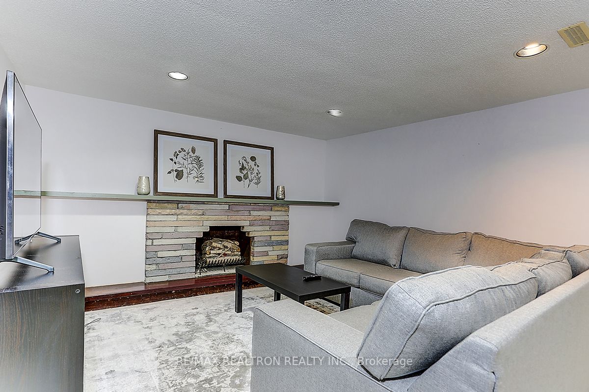 223 Willowdale Avenue