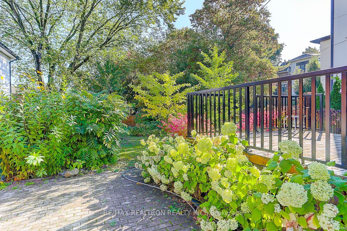 223 Willowdale Avenue
