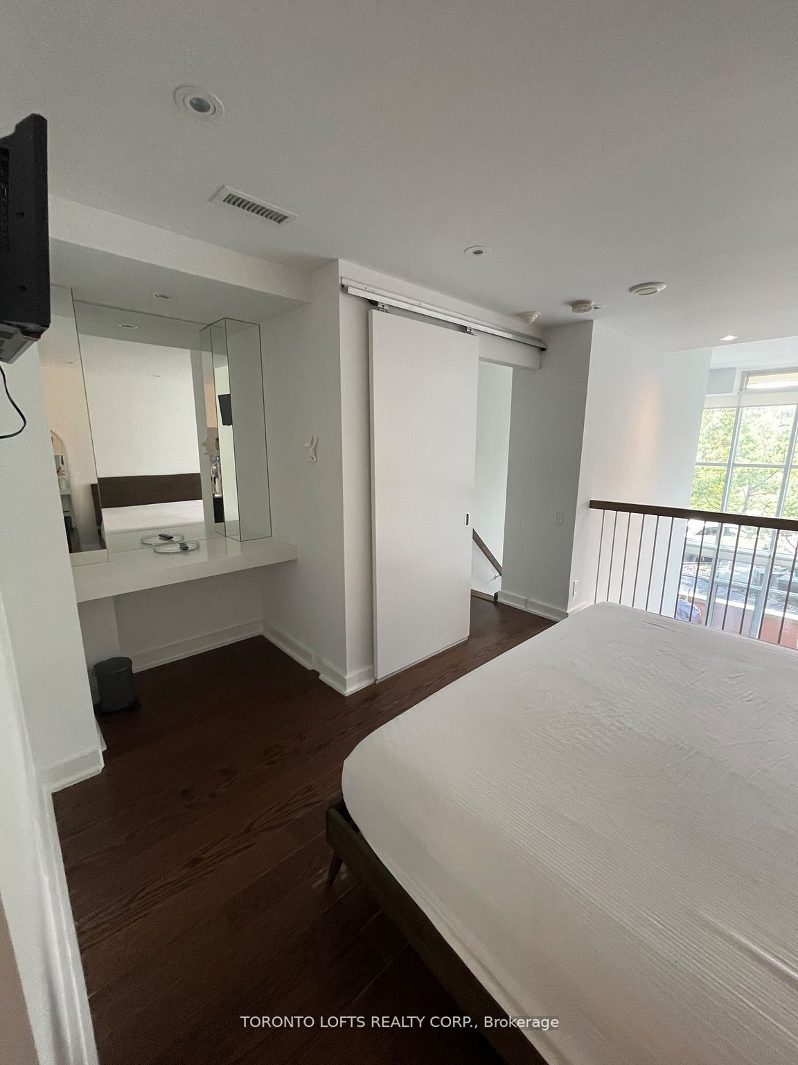5 Hanna Avenue #108