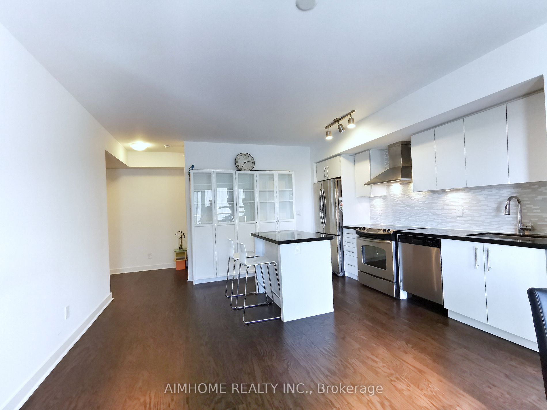 58 Orchard View Blvd, #2007