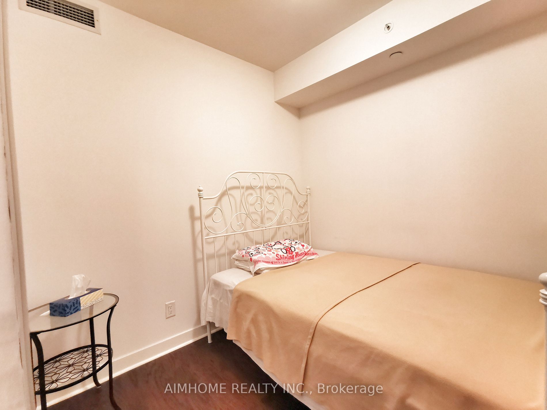 58 Orchard View Blvd, #2007