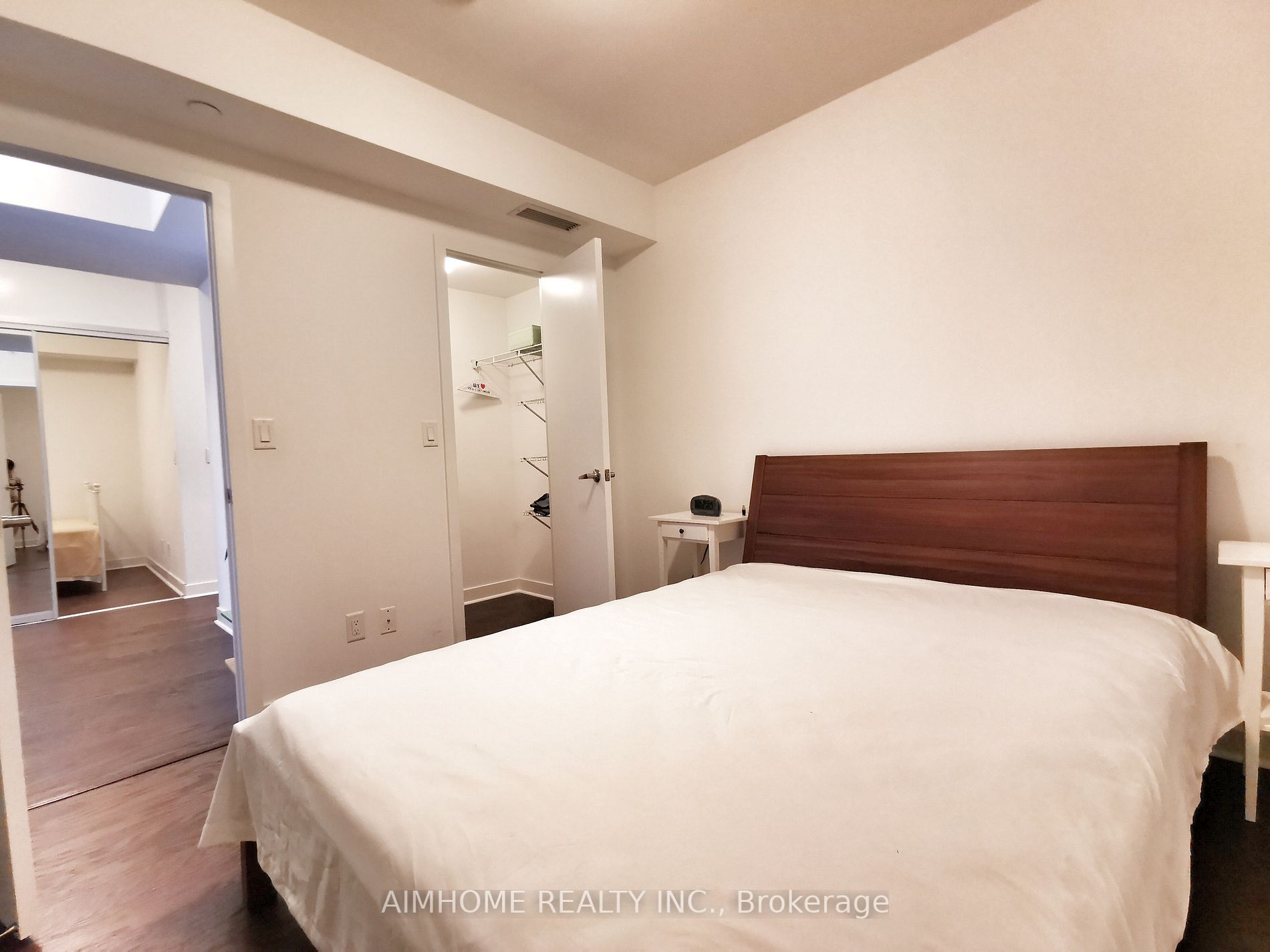 58 Orchard View Blvd, #2007