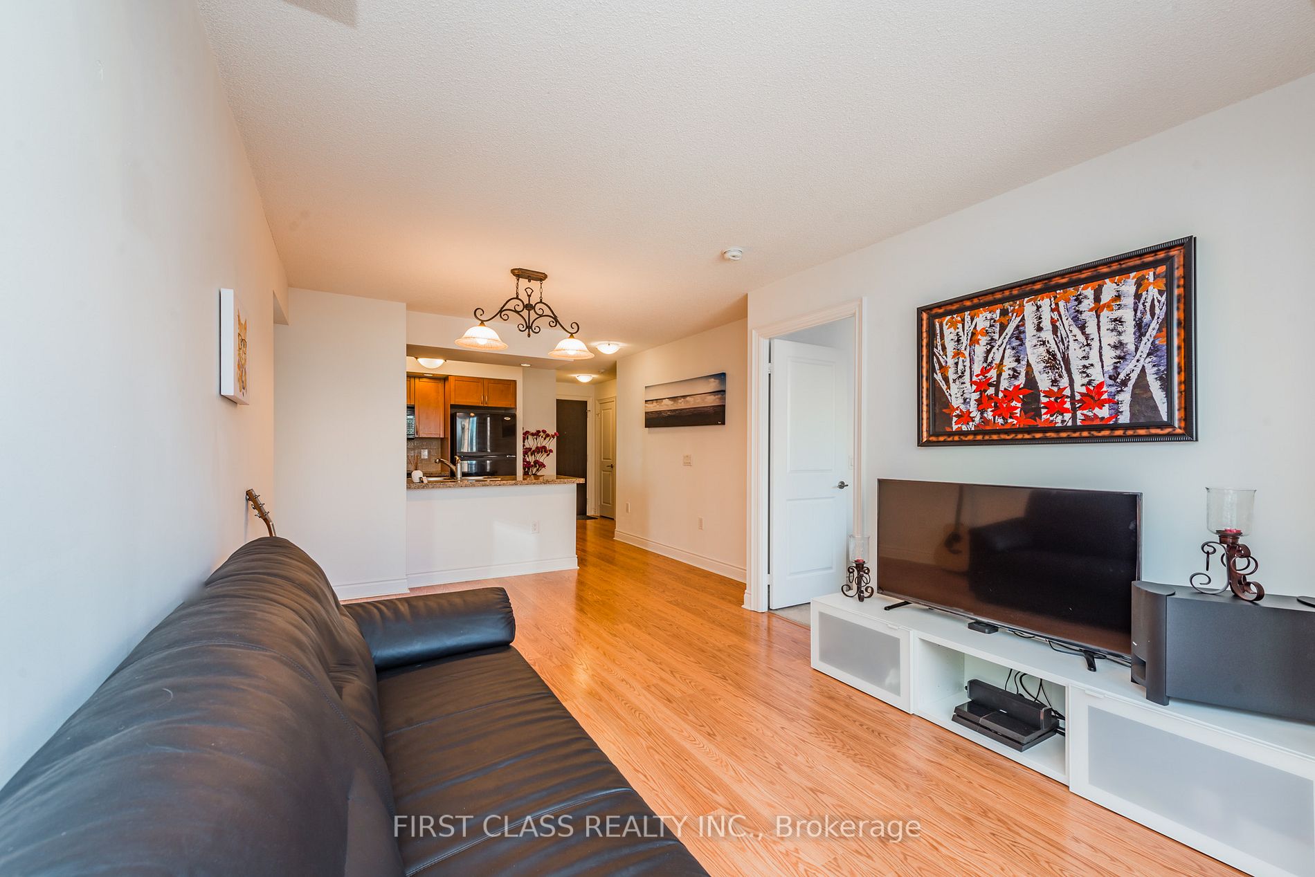 500 Doris Ave N, #921