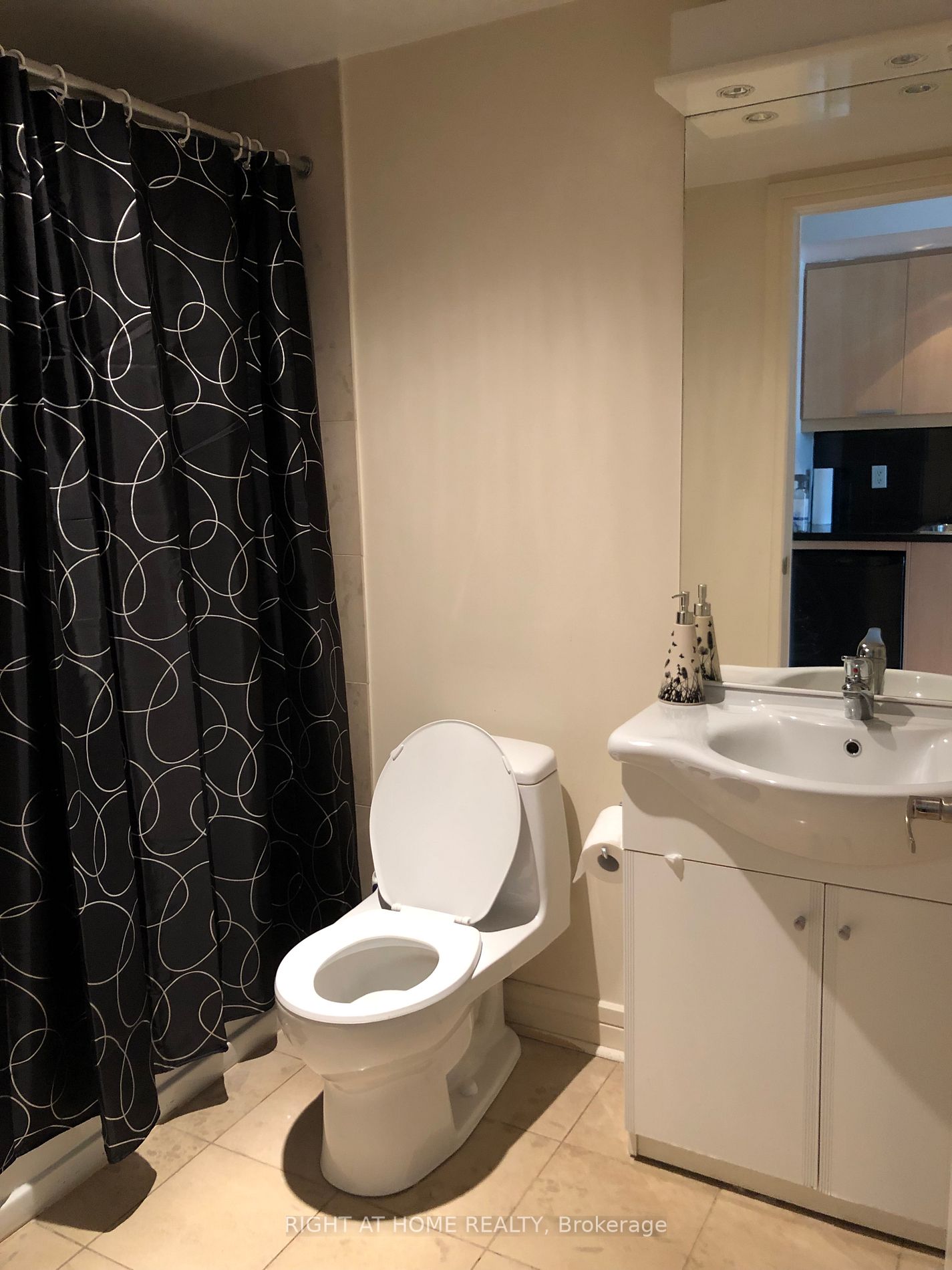 19 Avondale Avenue, #210