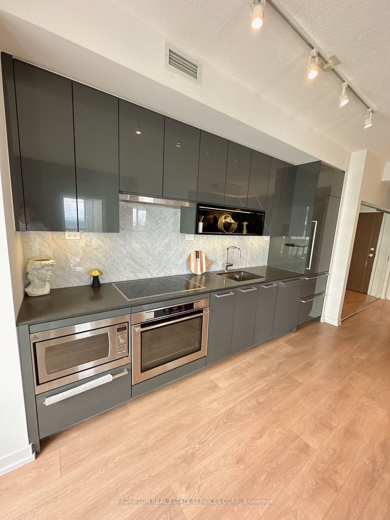 115 Mcmahon Dr, #3305
