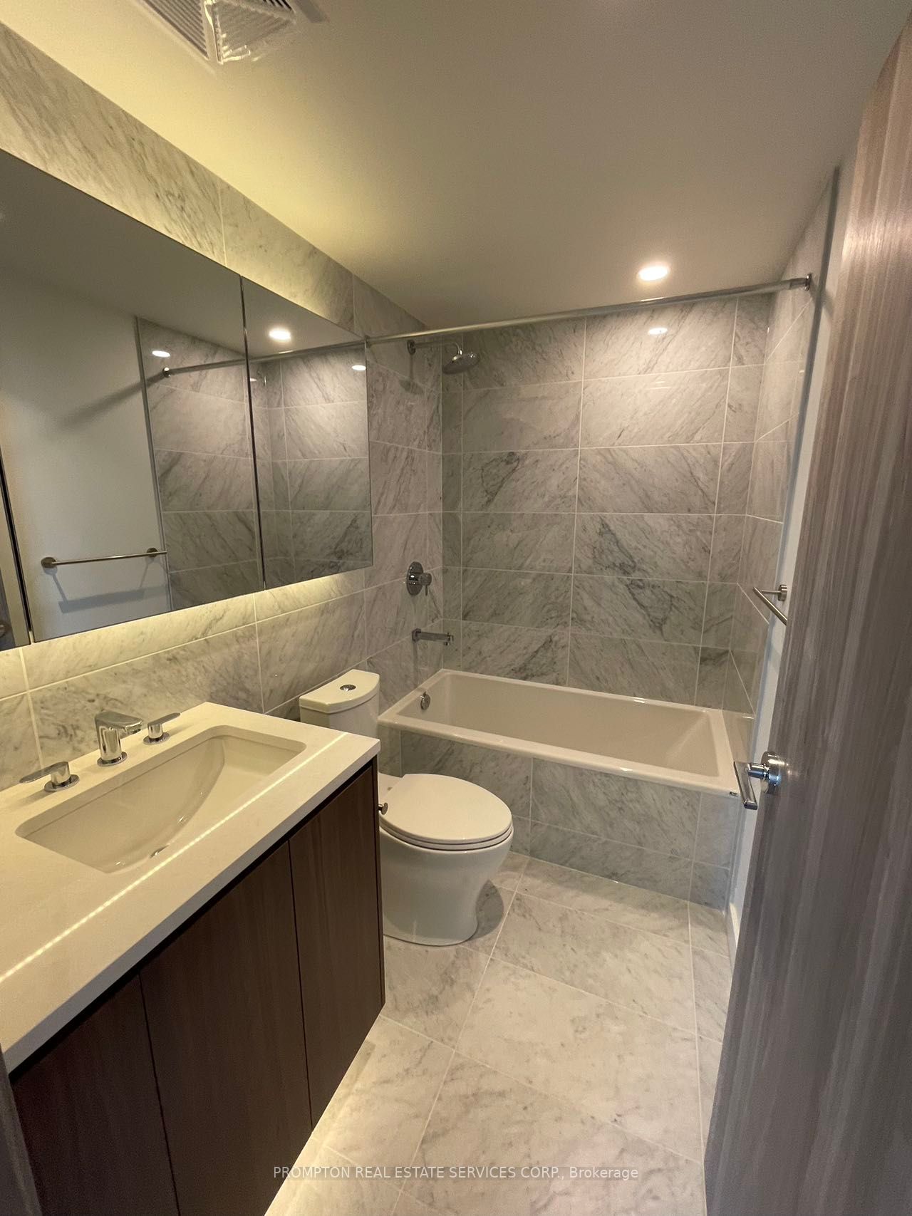 95 Mcmahon Dr, #3708