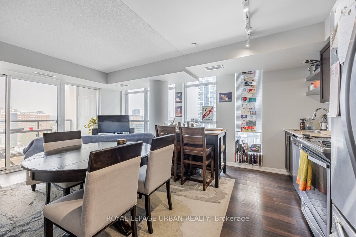 400 Adelaide St E, #1915