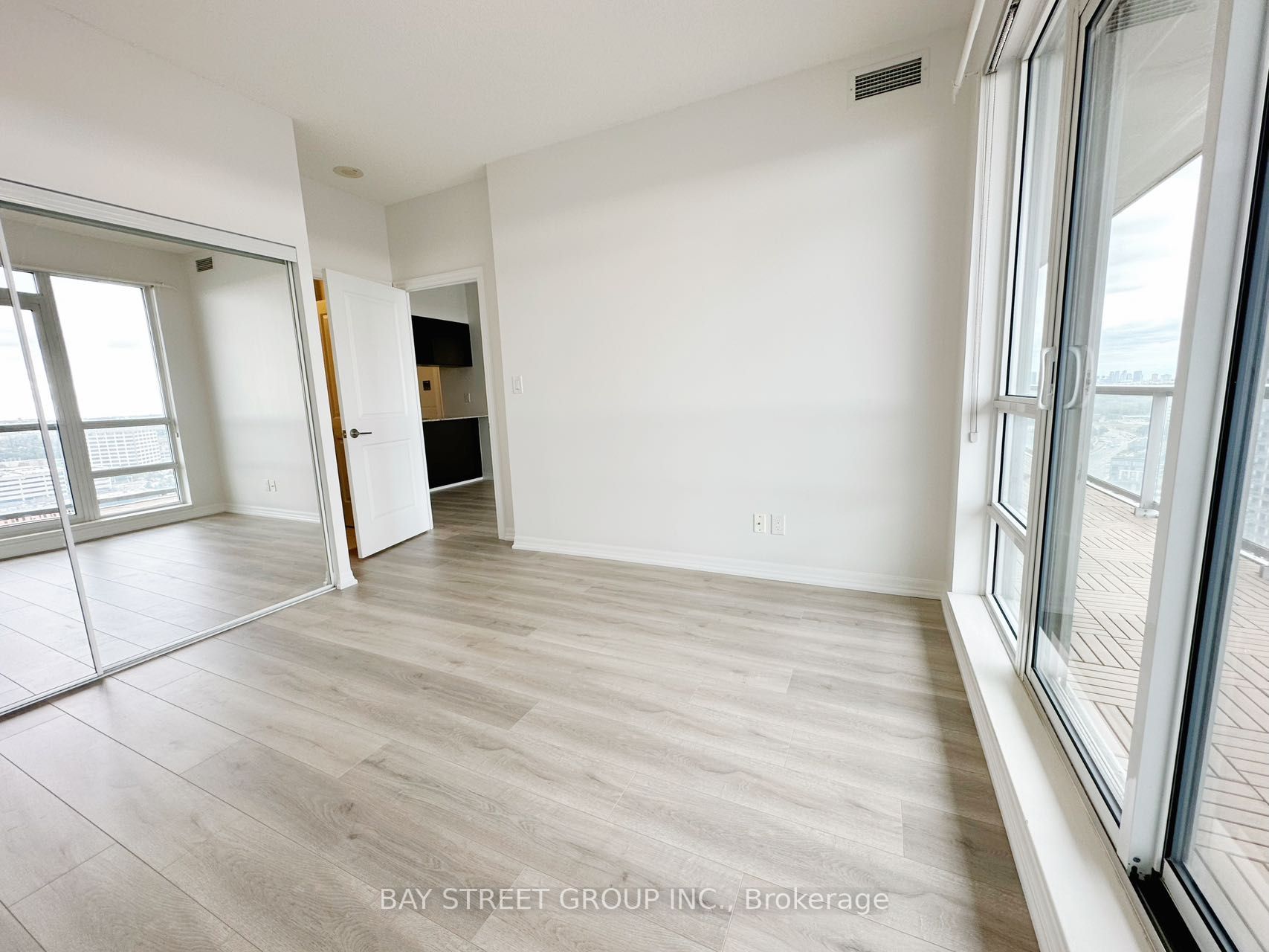 30 Herons Hill Way, #2207