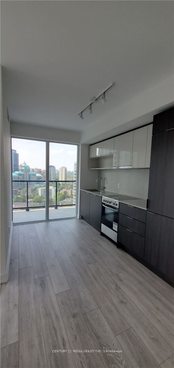 159 Wellesley St E, #2009
