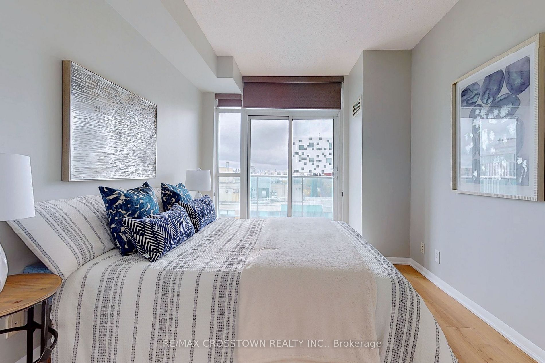 96 St Patrick St, #1010