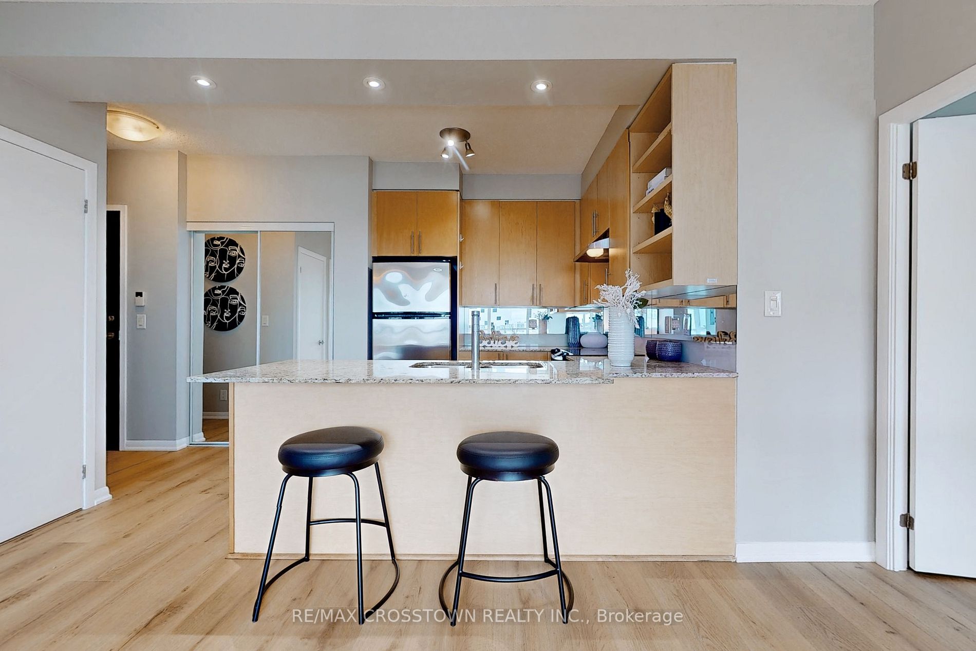 96 St Patrick St, #1010