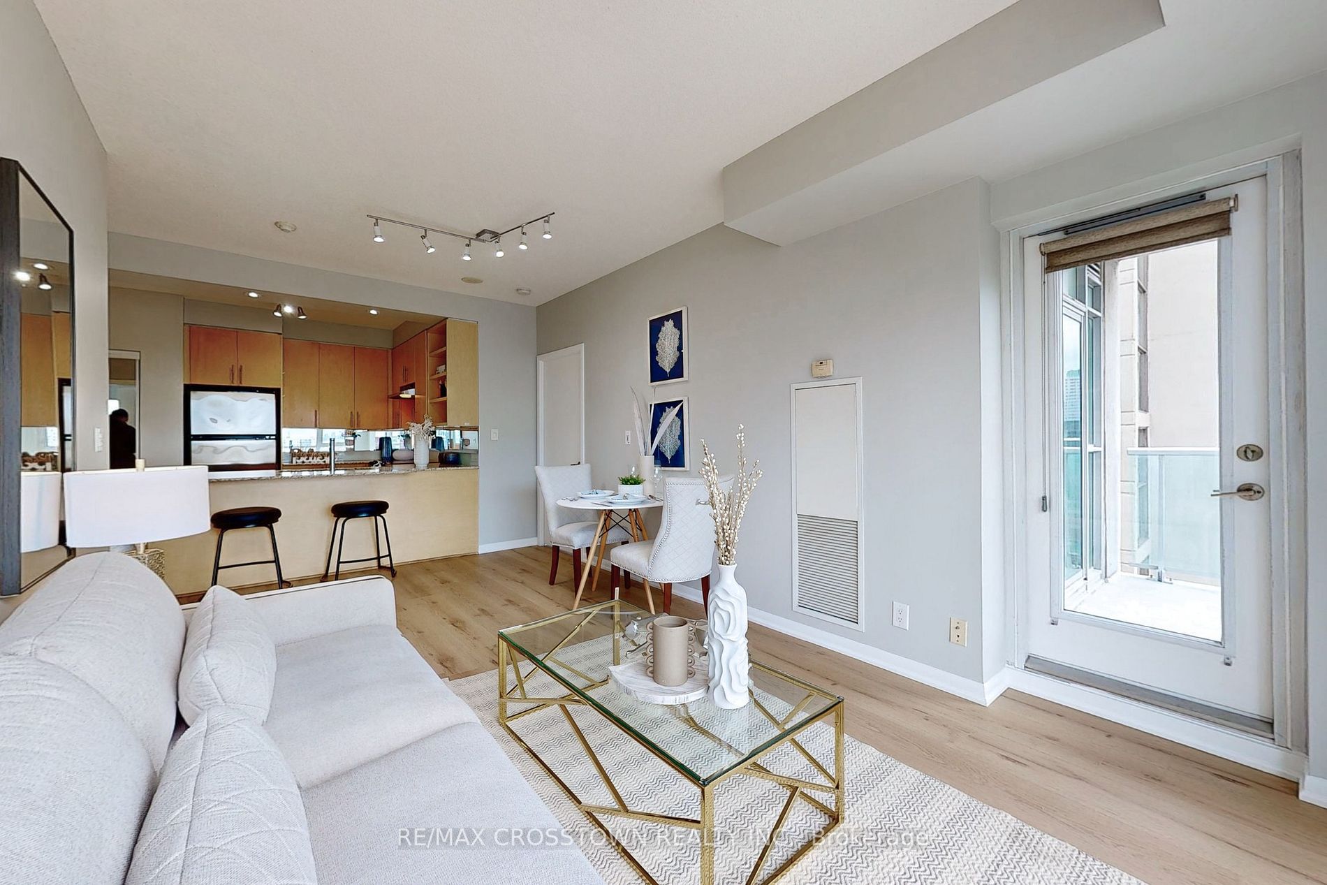 96 St Patrick St, #1010