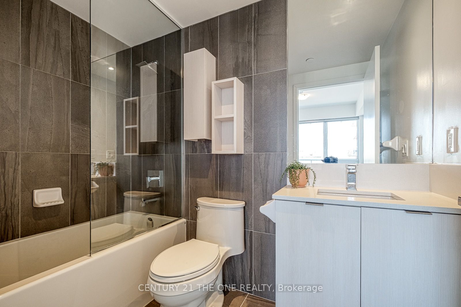 99 Broadway Ave, #2711 Nt