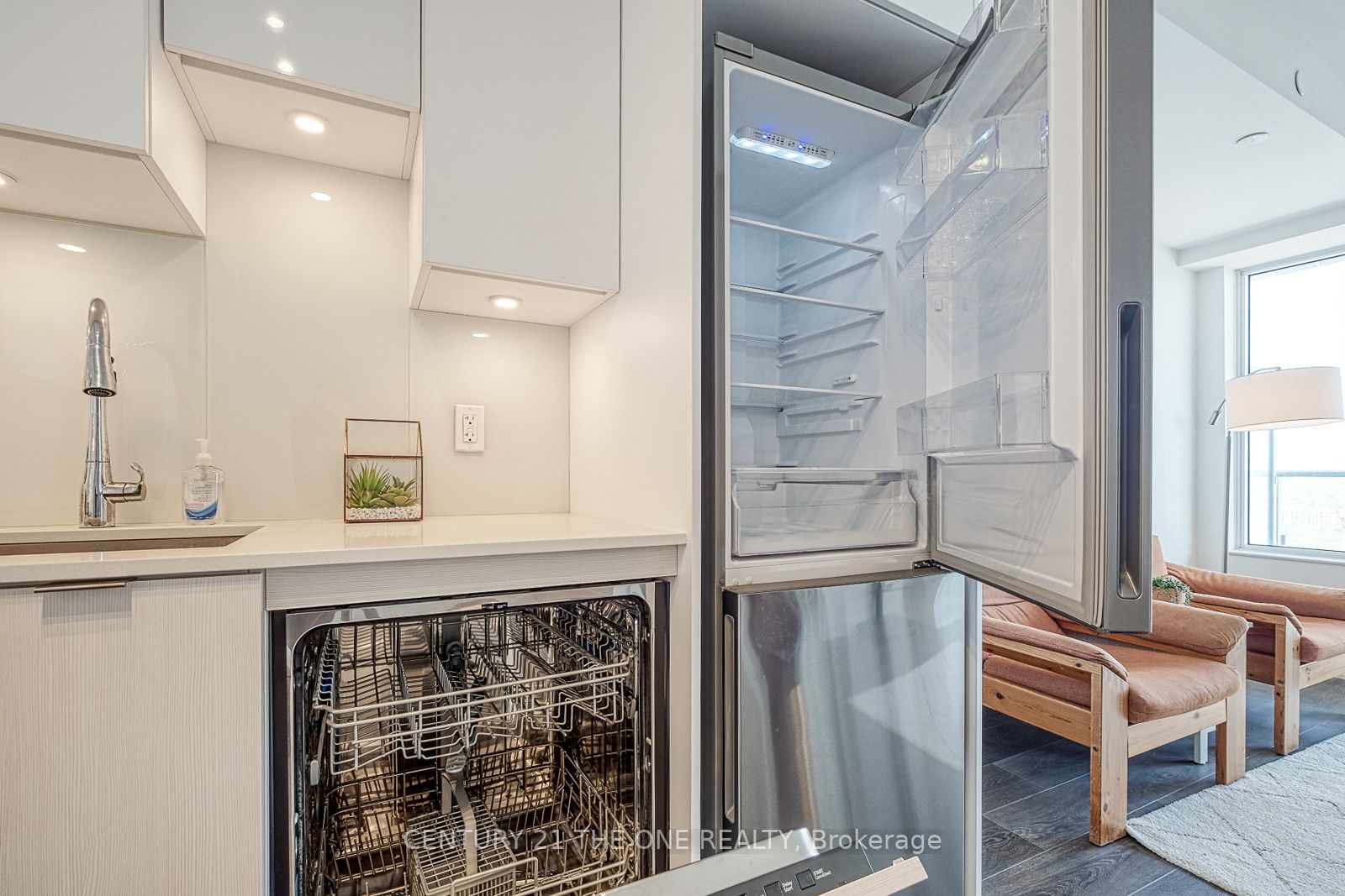99 Broadway Ave, #2711 Nt