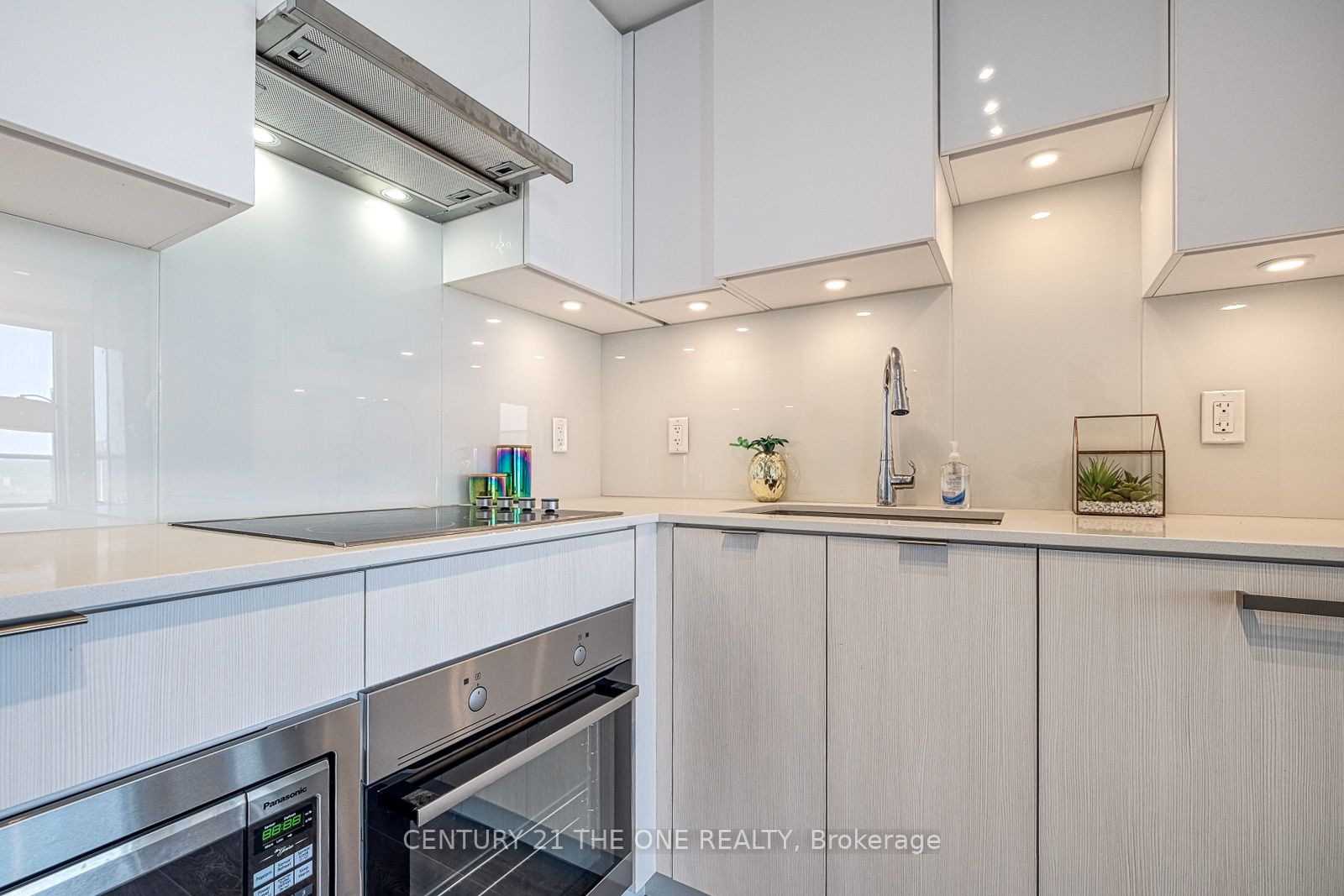 99 Broadway Ave, #2711 Nt
