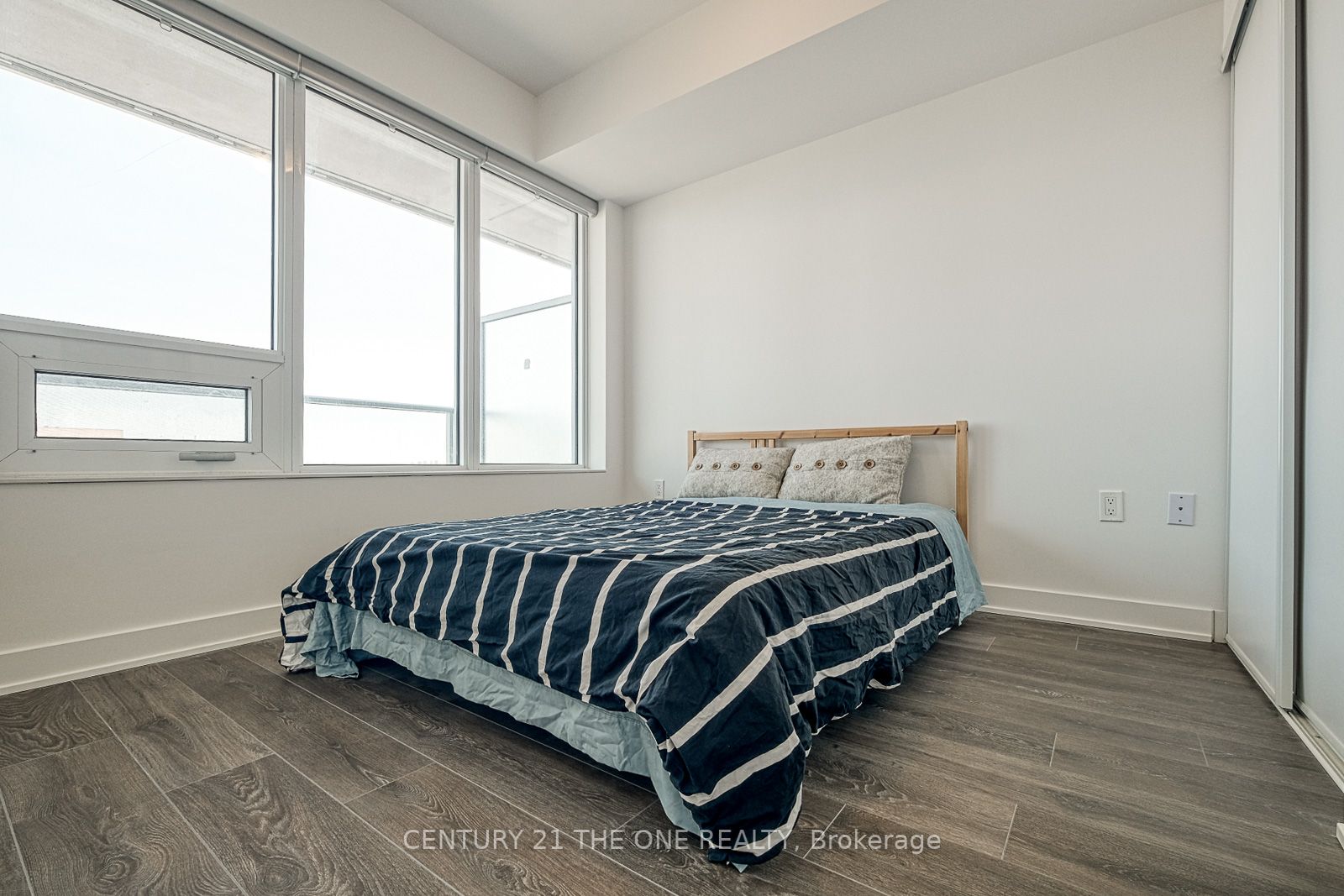 99 Broadway Ave, #2711 Nt