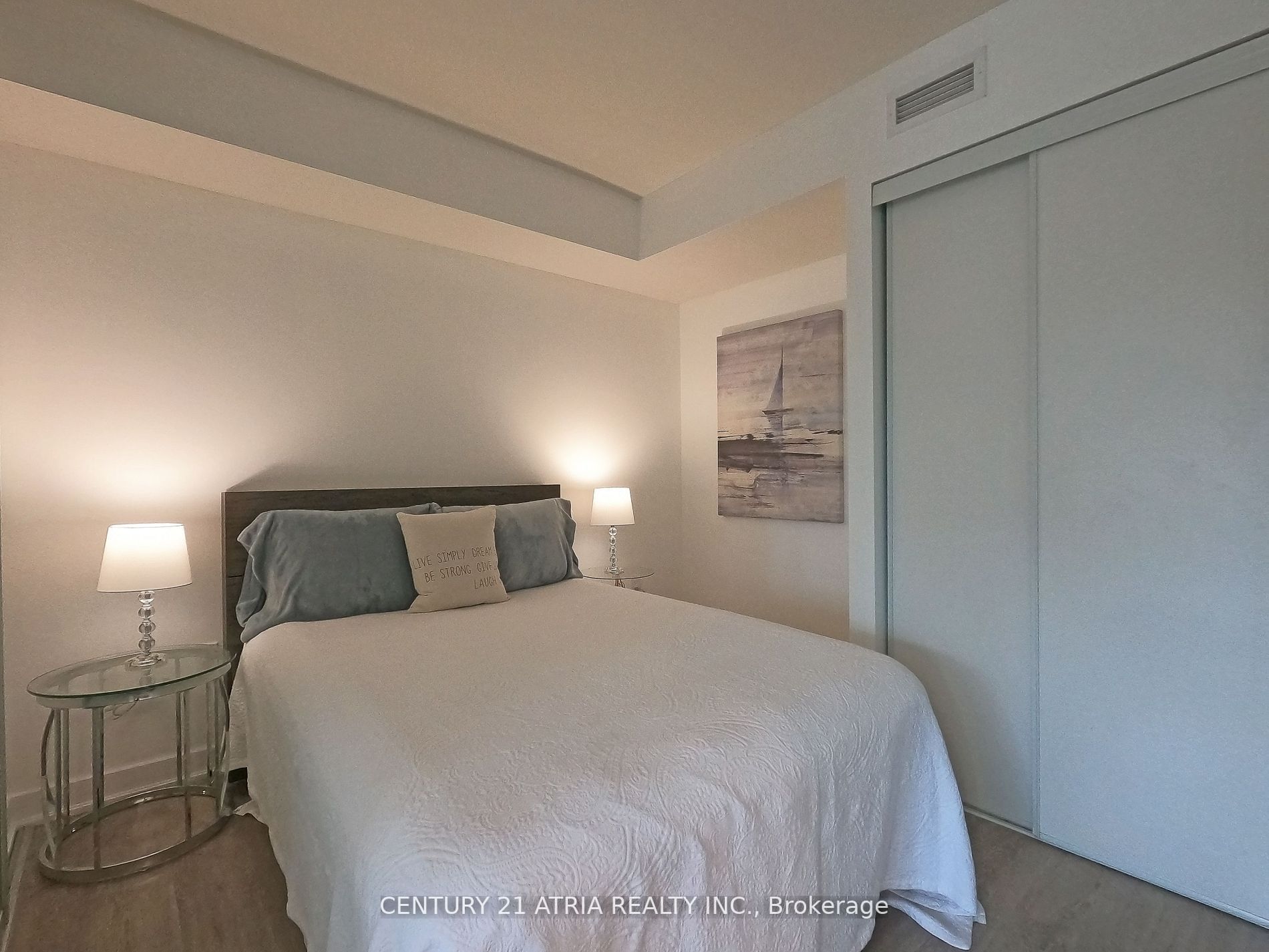775 King St W, #212