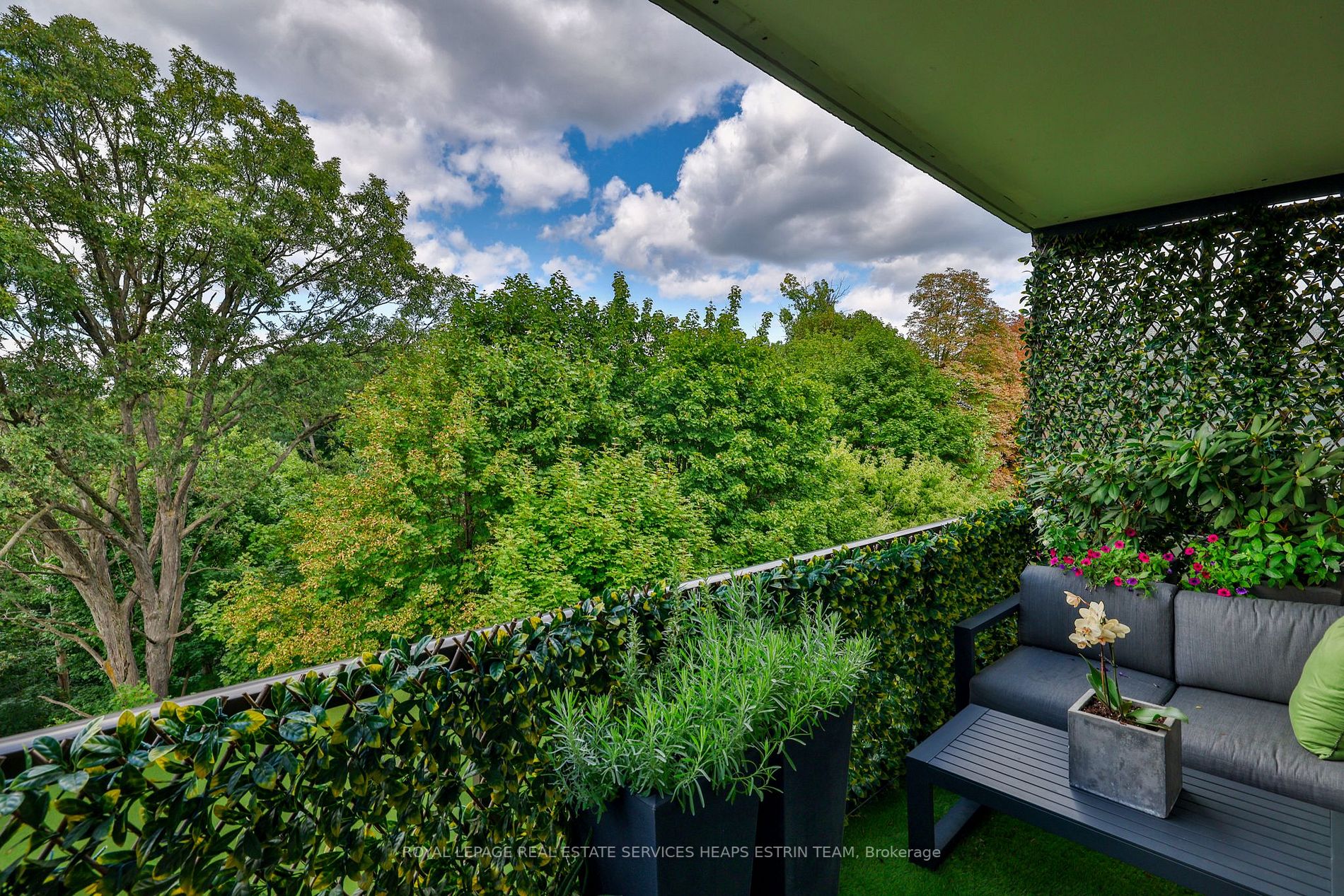120 Rosedale Valley Rd, #809