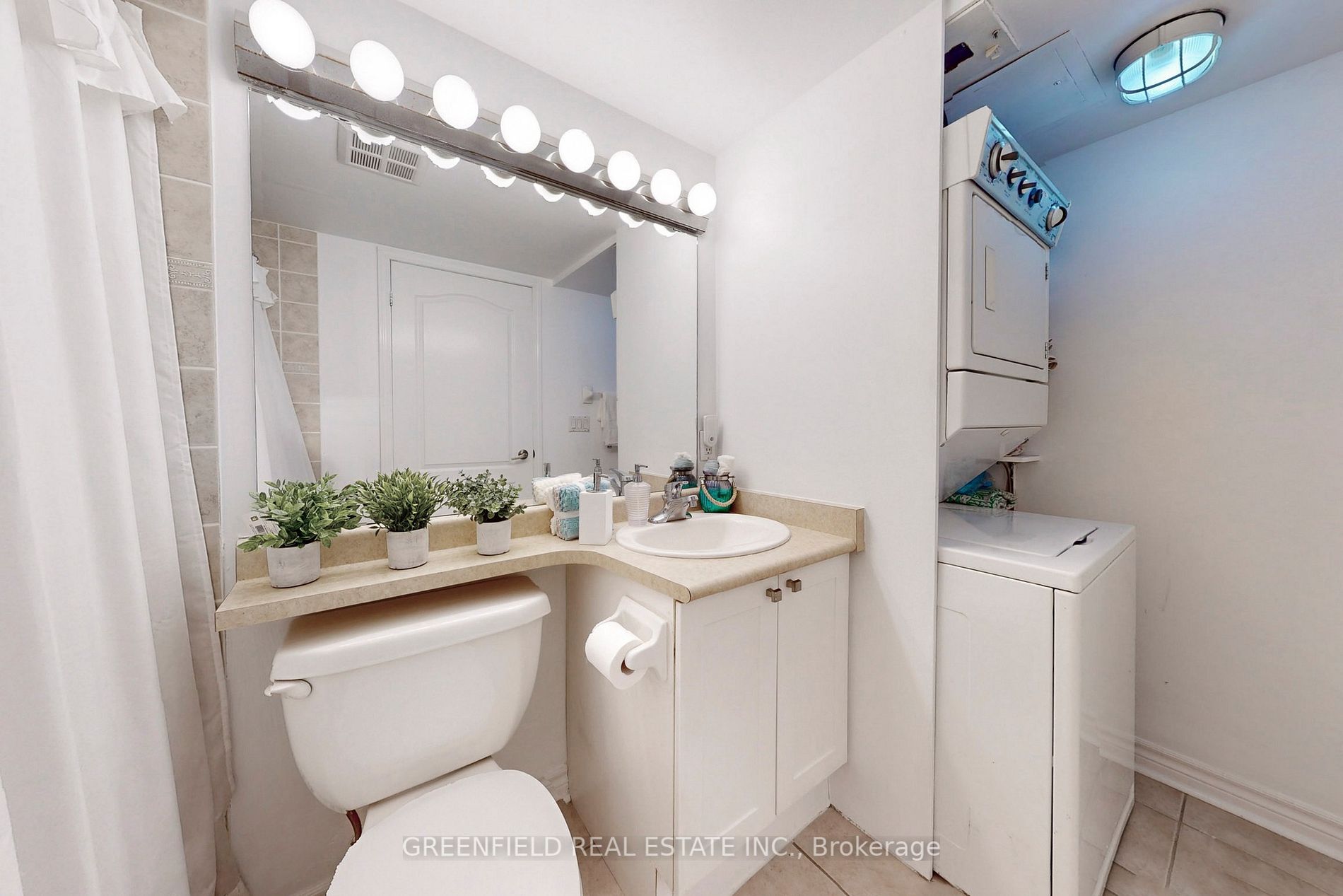 890 Sheppard Ave W, #204