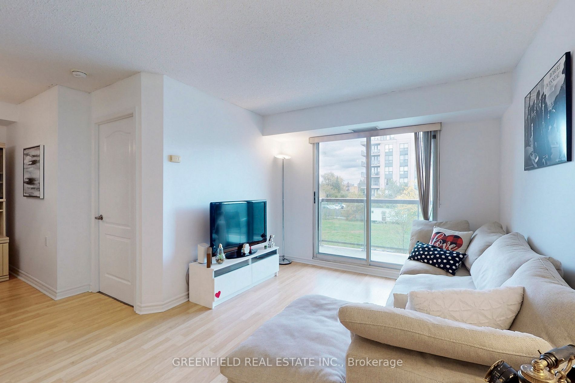 890 Sheppard Ave W, #204