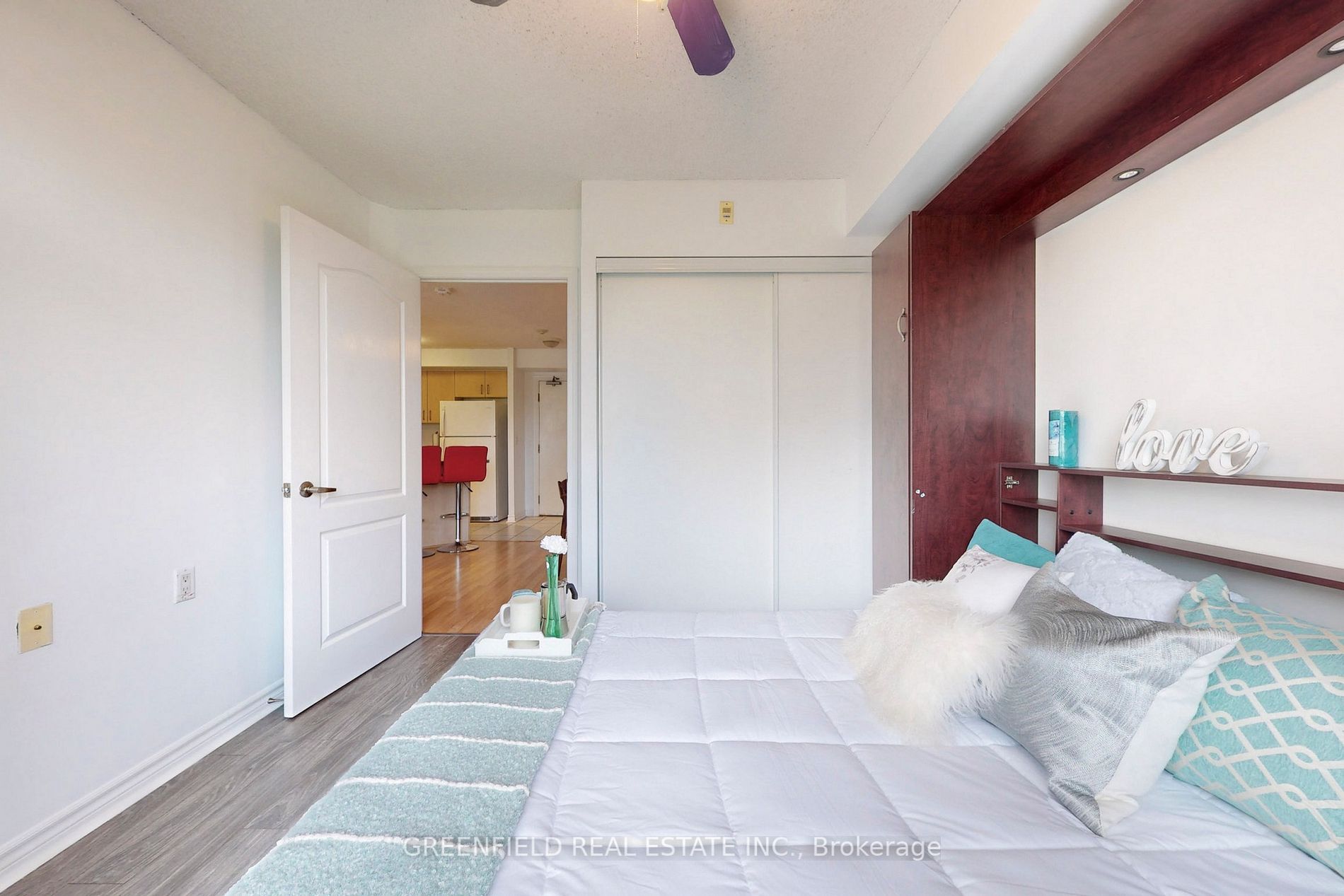 890 Sheppard Ave W, #204