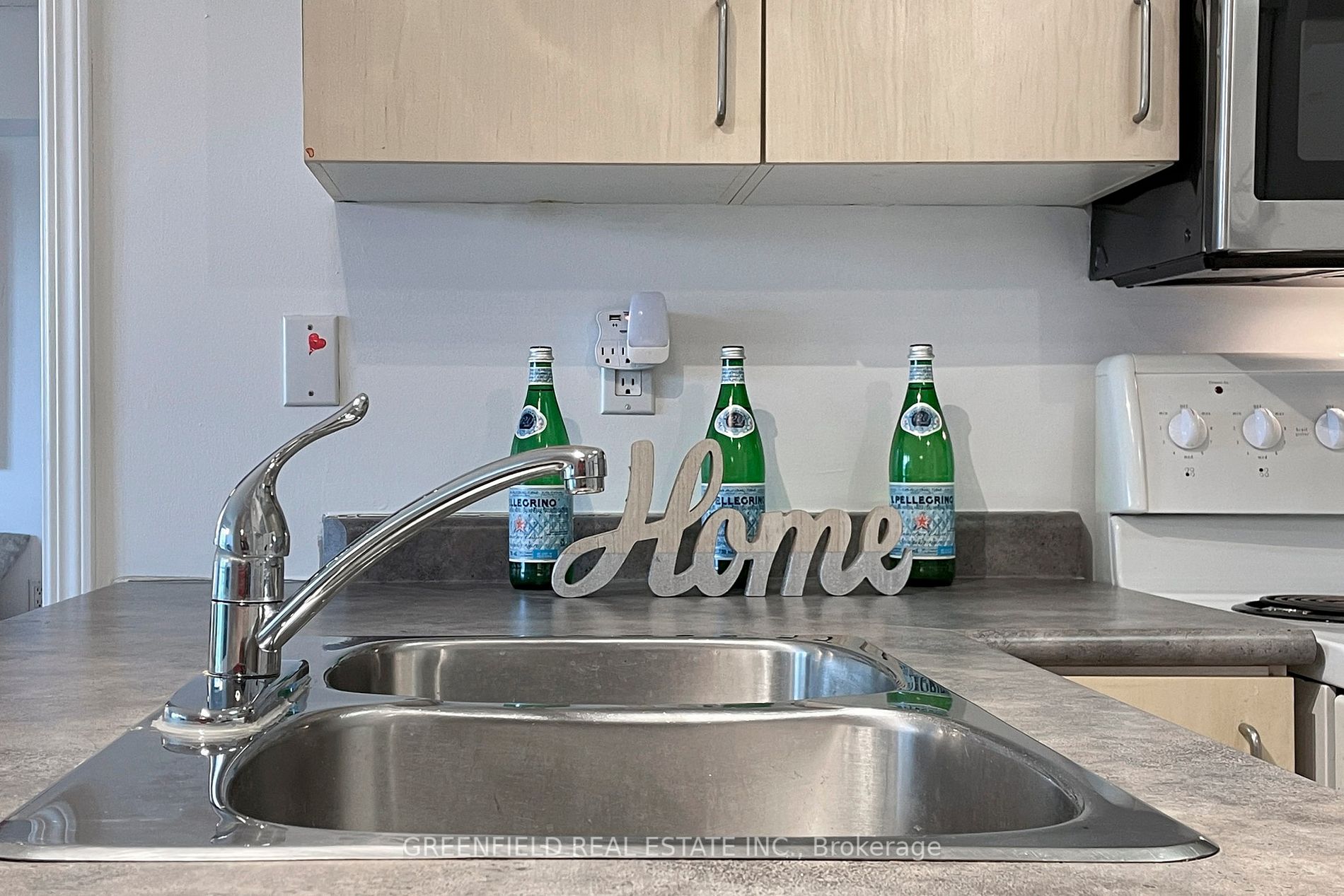 890 Sheppard Ave W, #204