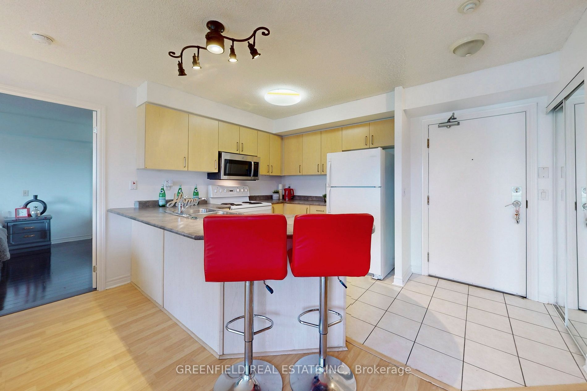890 Sheppard Ave W, #204