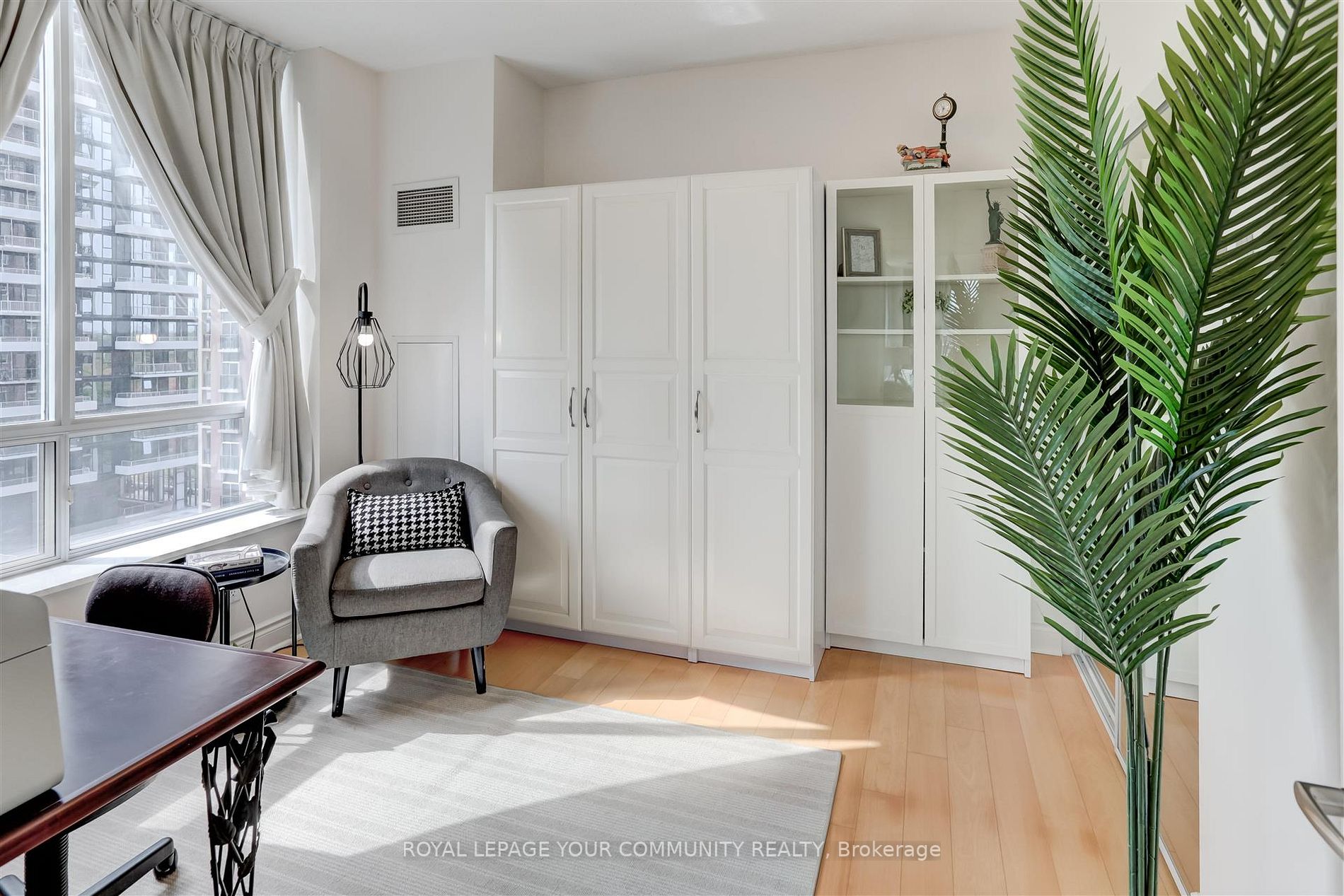 1105 Leslie St, #1102