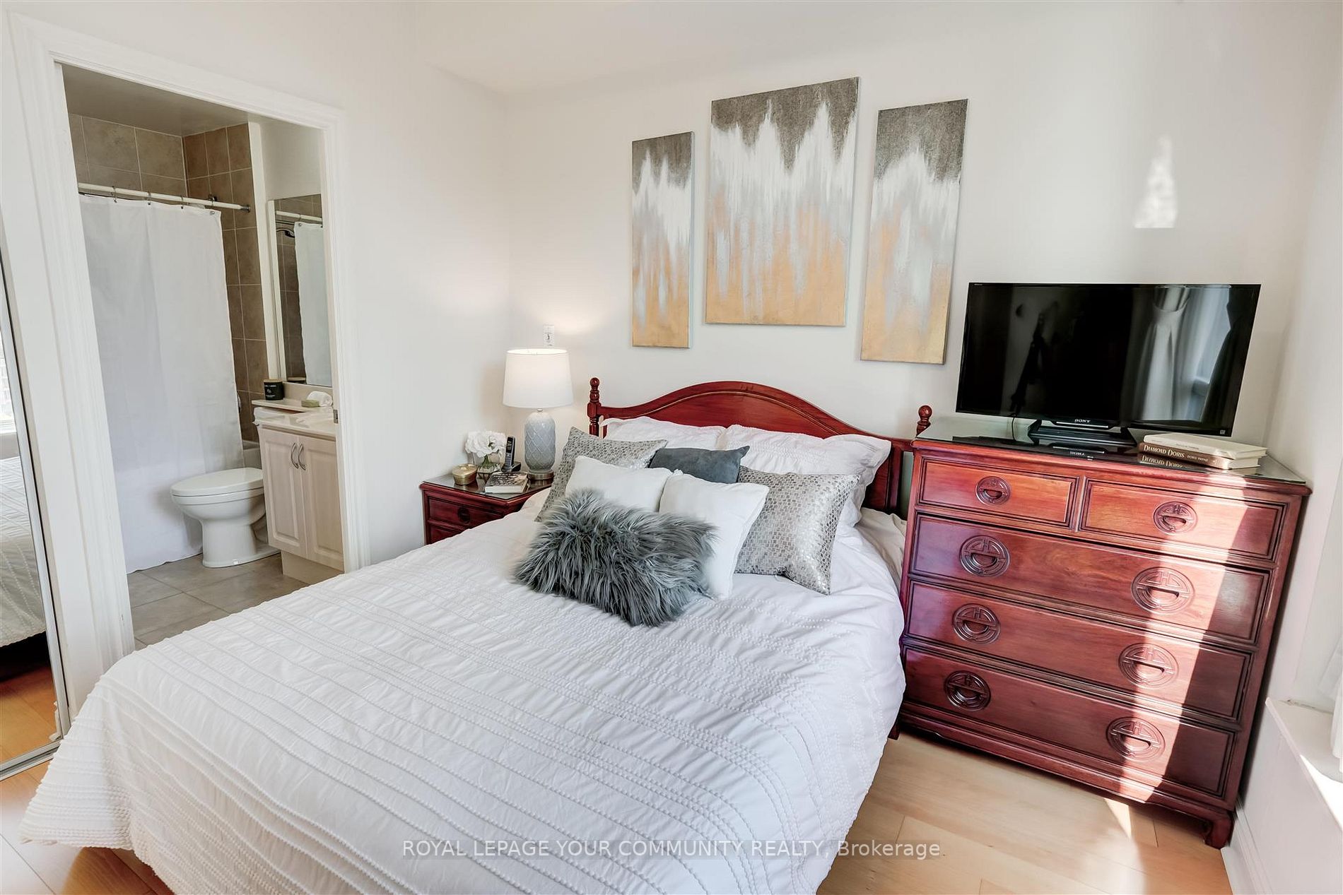 1105 Leslie St, #1102