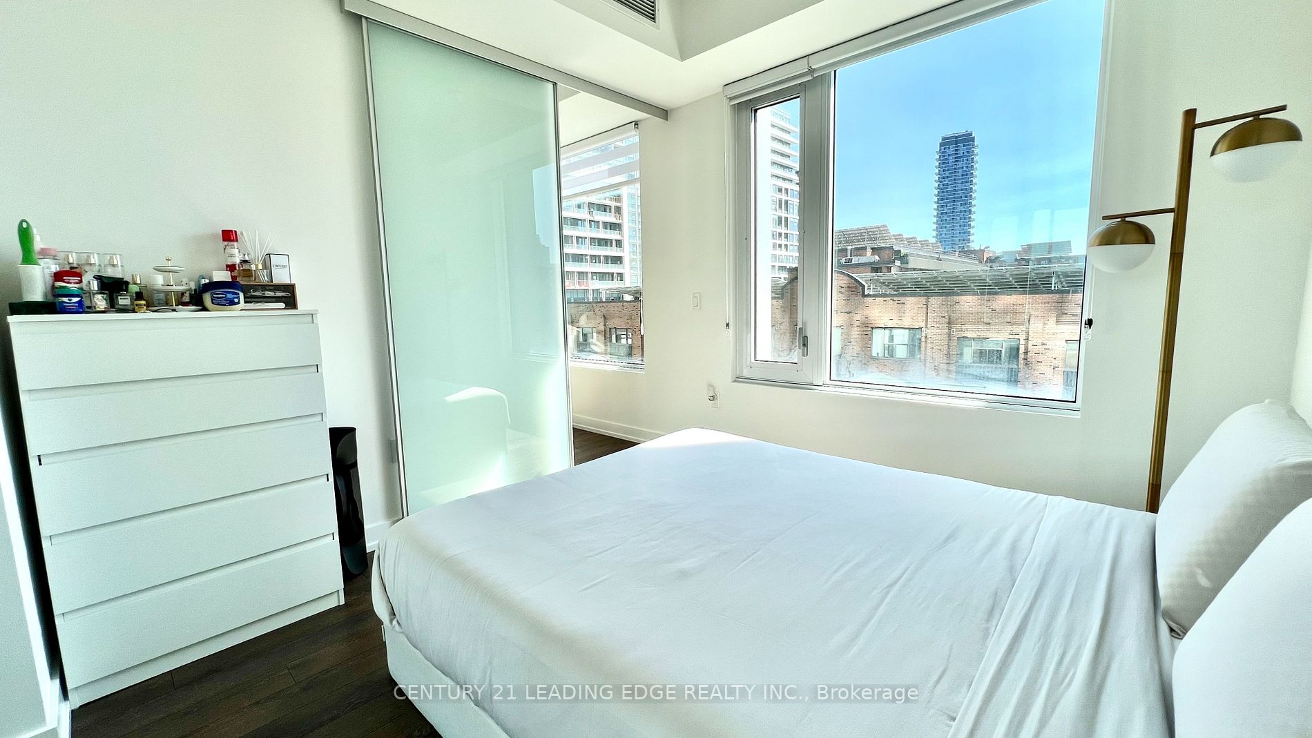 158 Front St E, #423