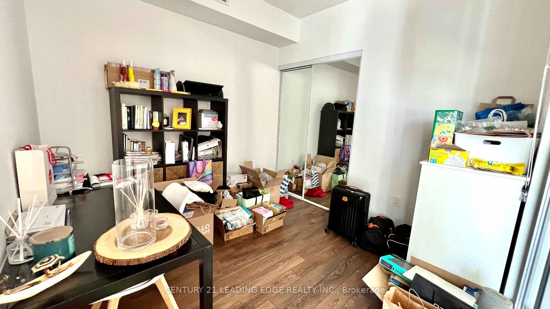 158 Front St E, #423