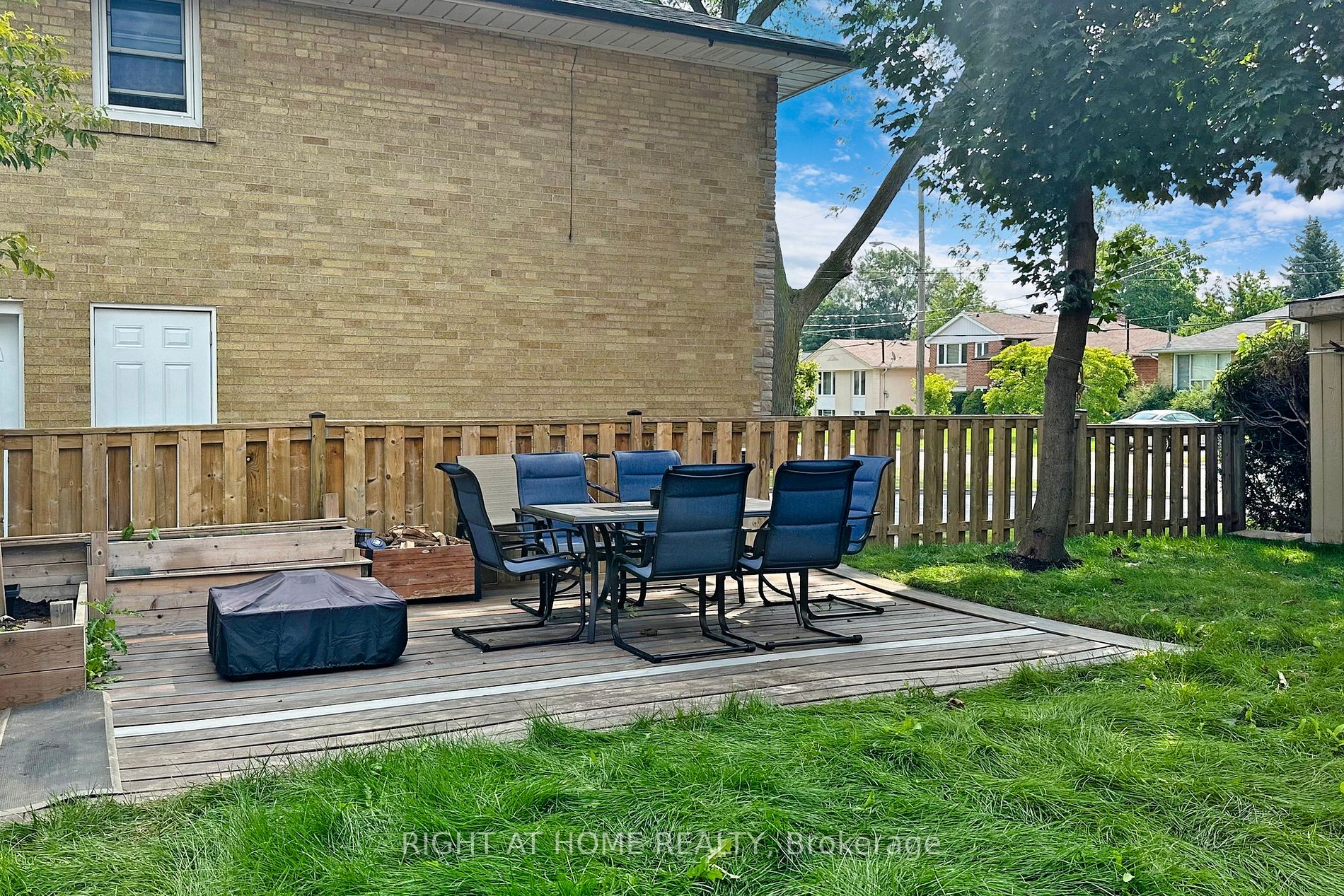 179 Honiton St