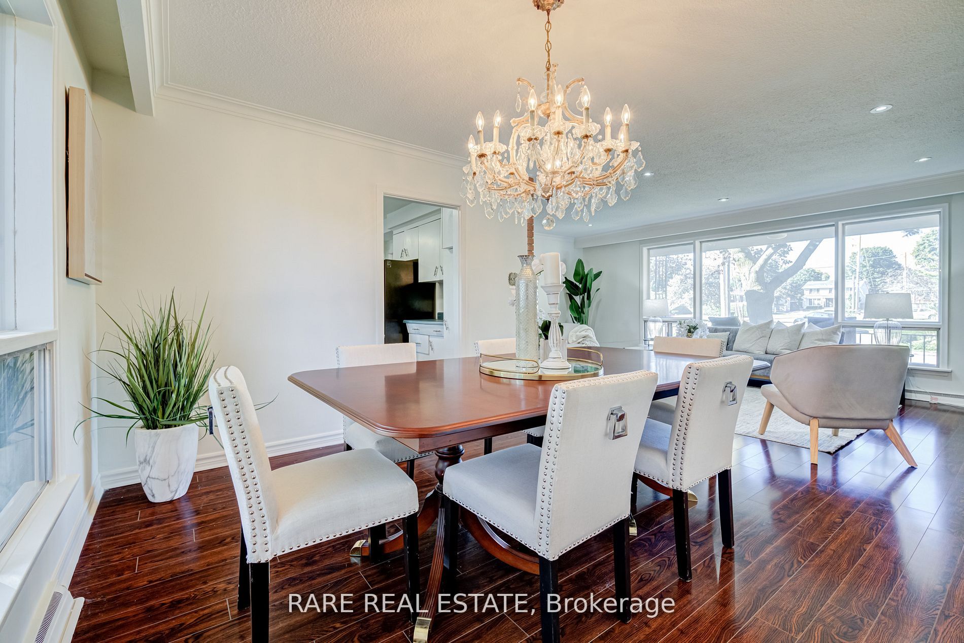 2 Tokay Crt