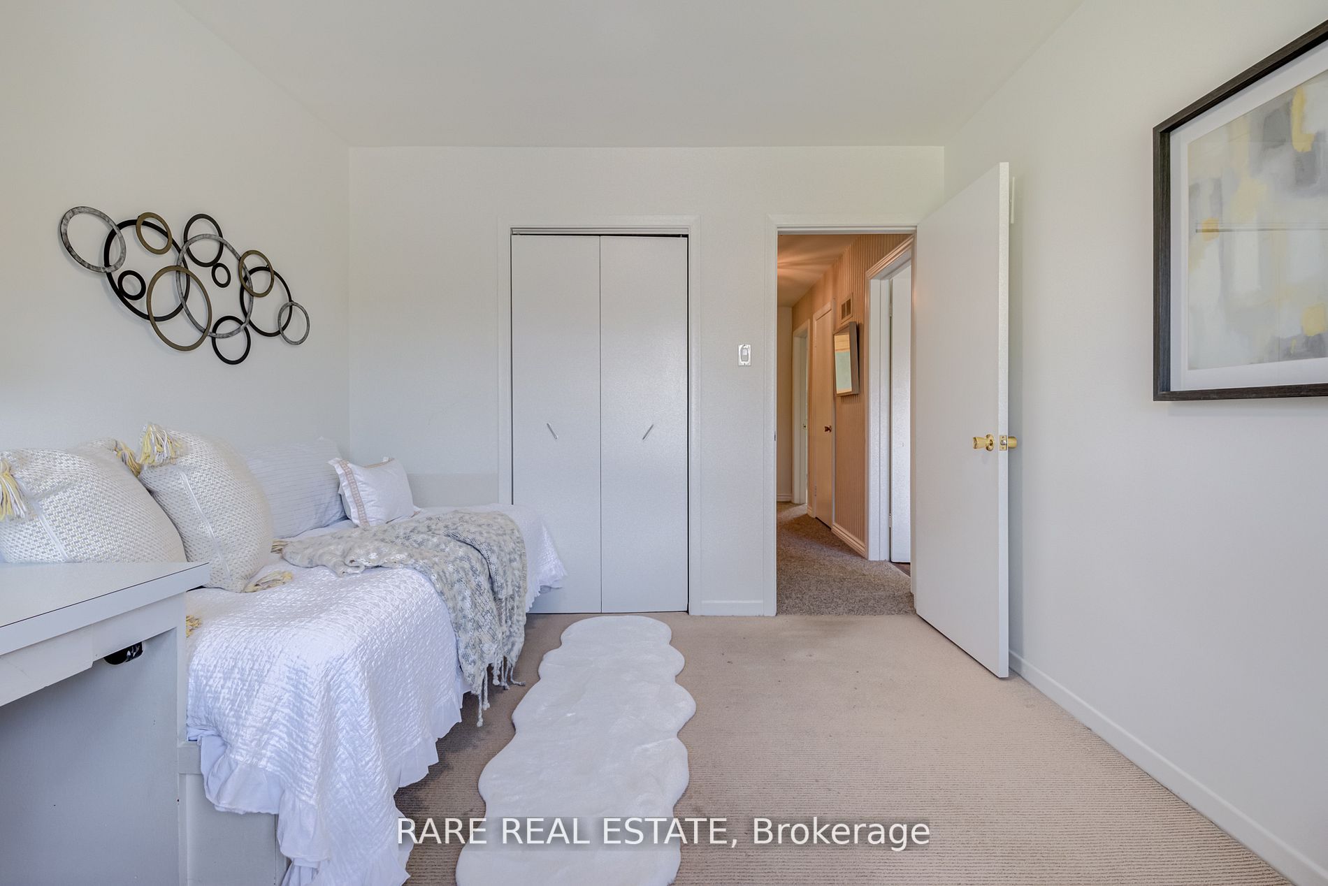 2 Tokay Crt