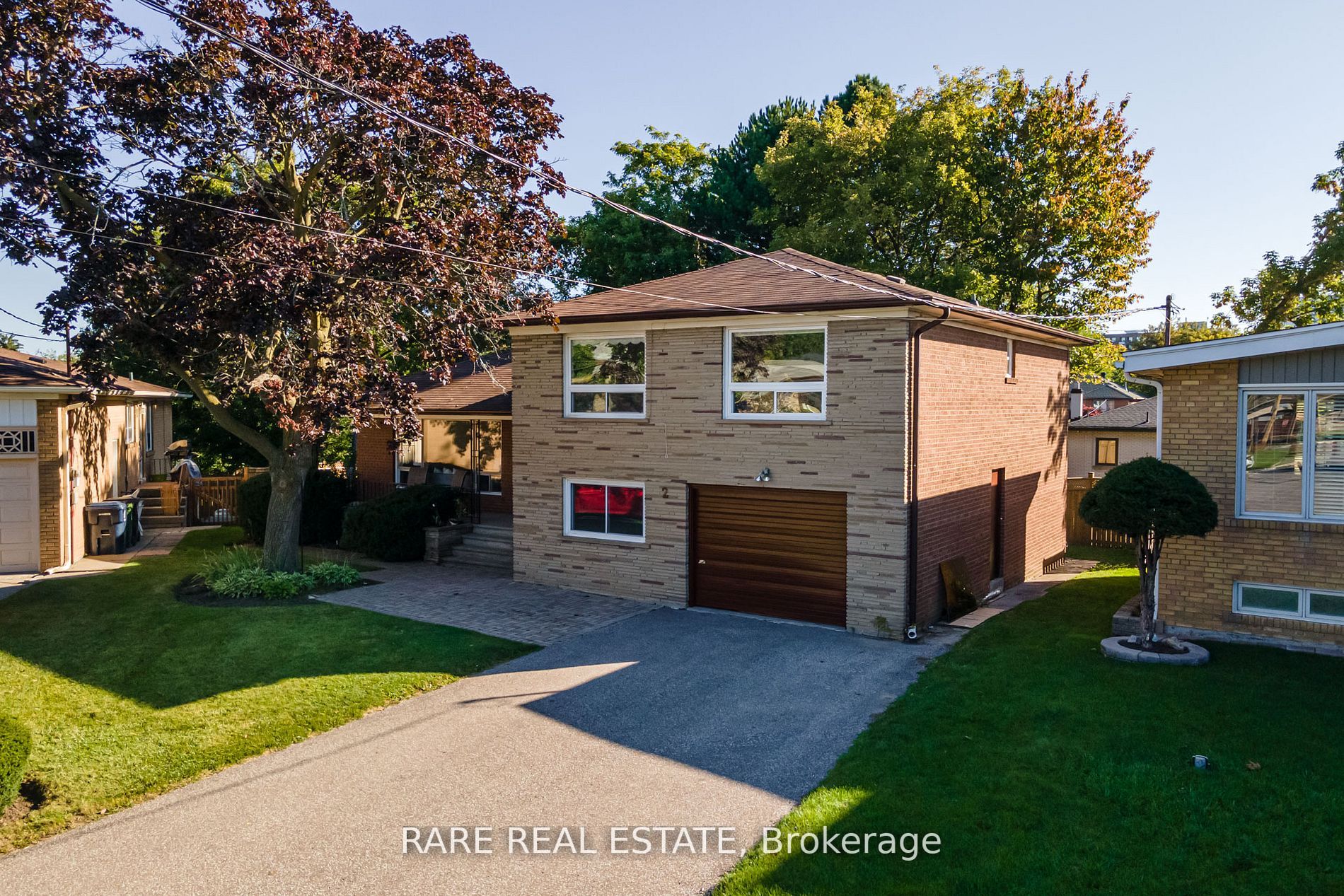 2 Tokay Crt