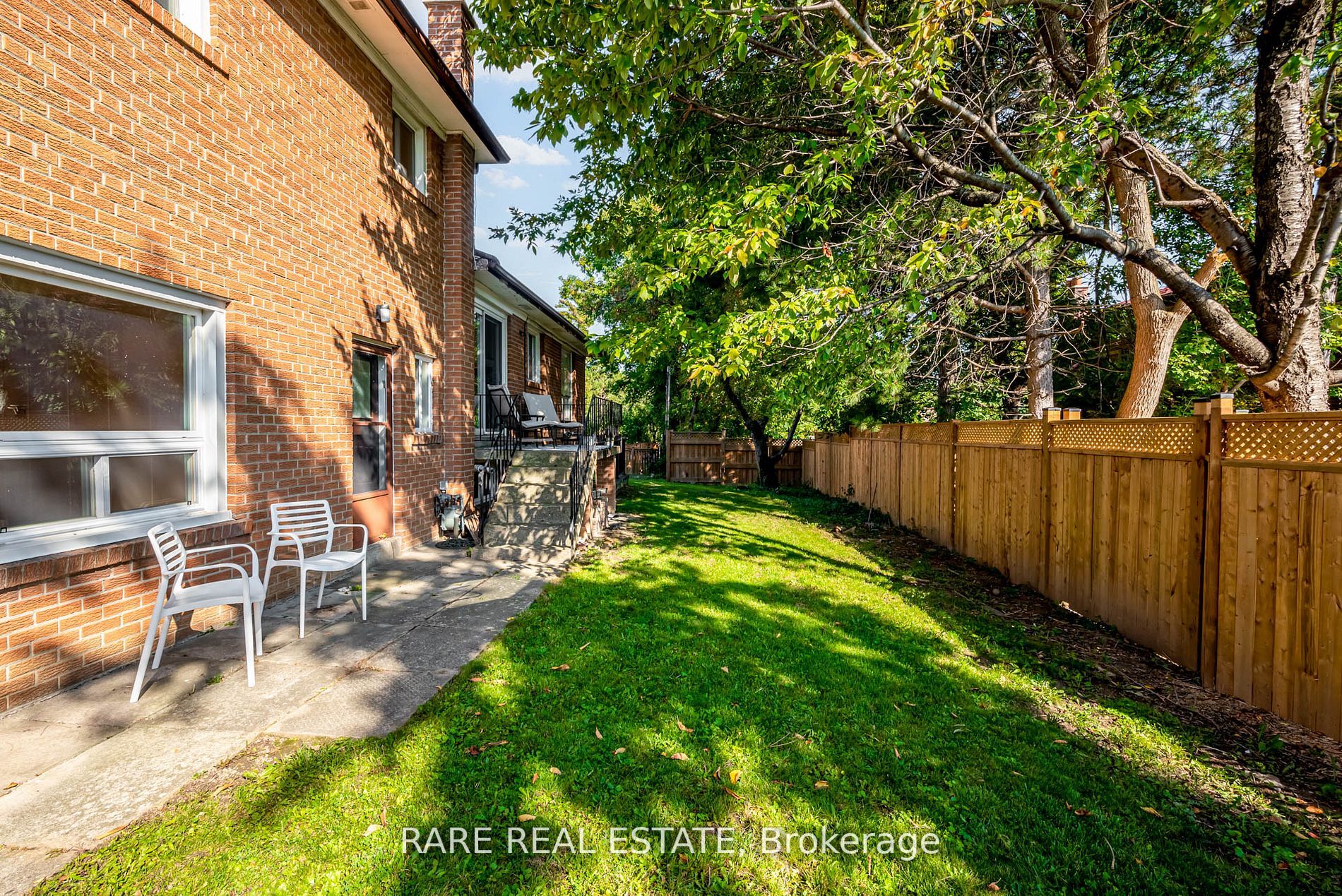 2 Tokay Crt