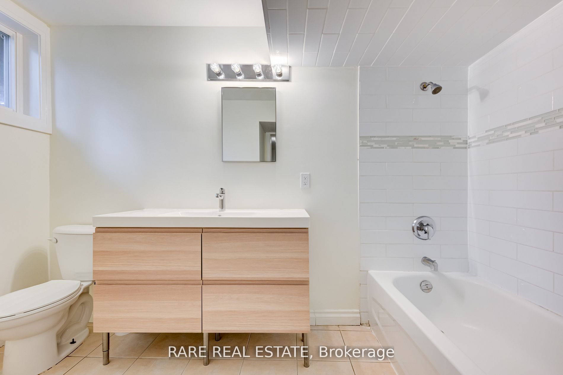 2 Tokay Crt
