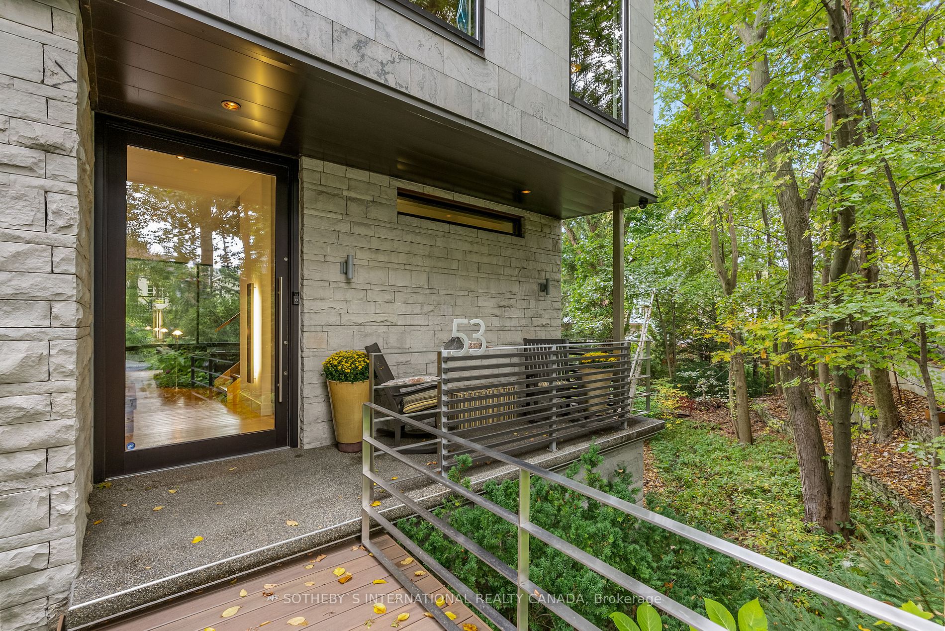 53 Coldstream Ave
