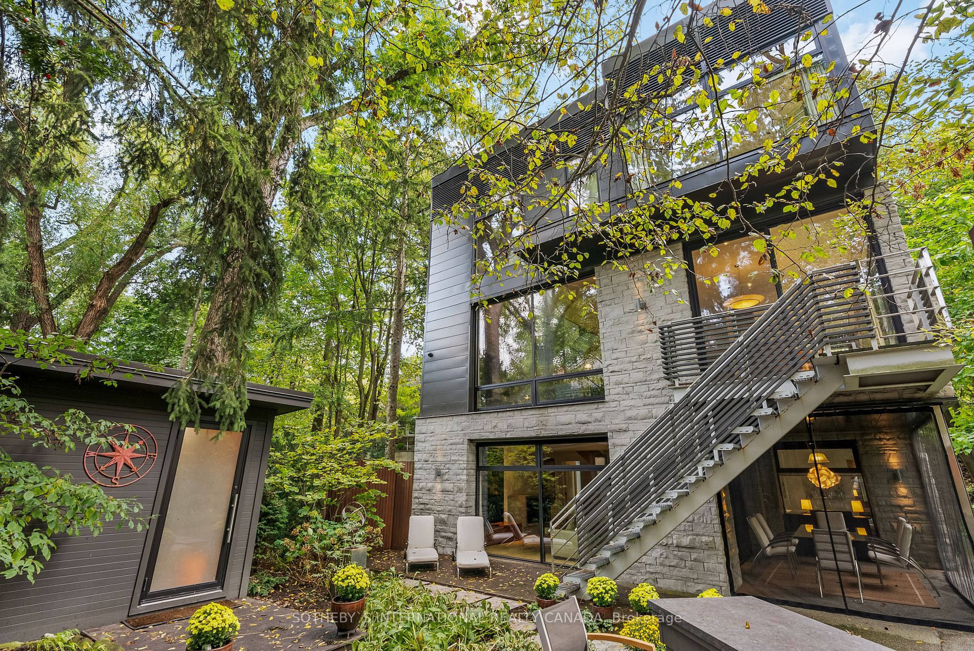 53 Coldstream Ave