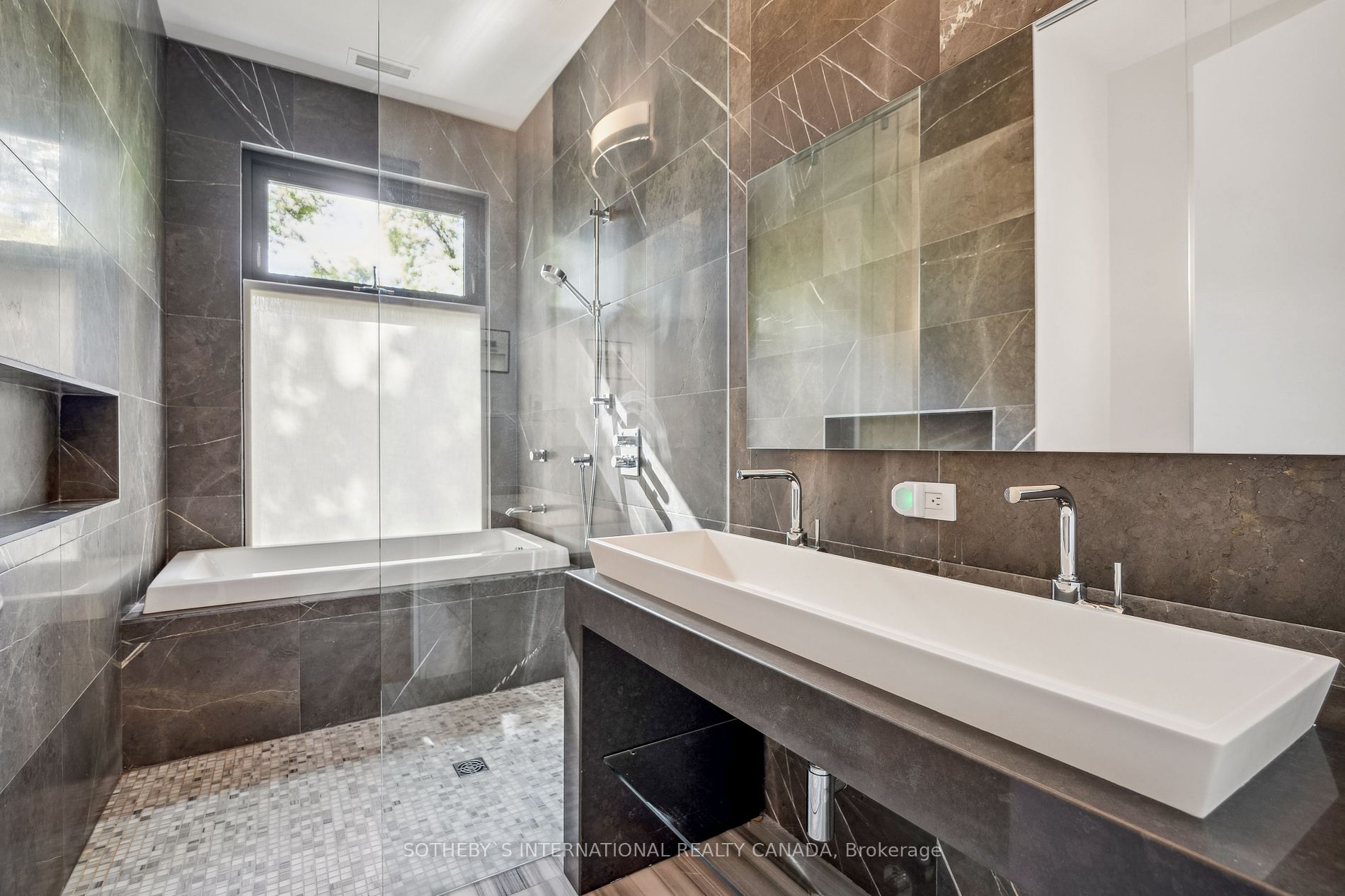 53 Coldstream Ave