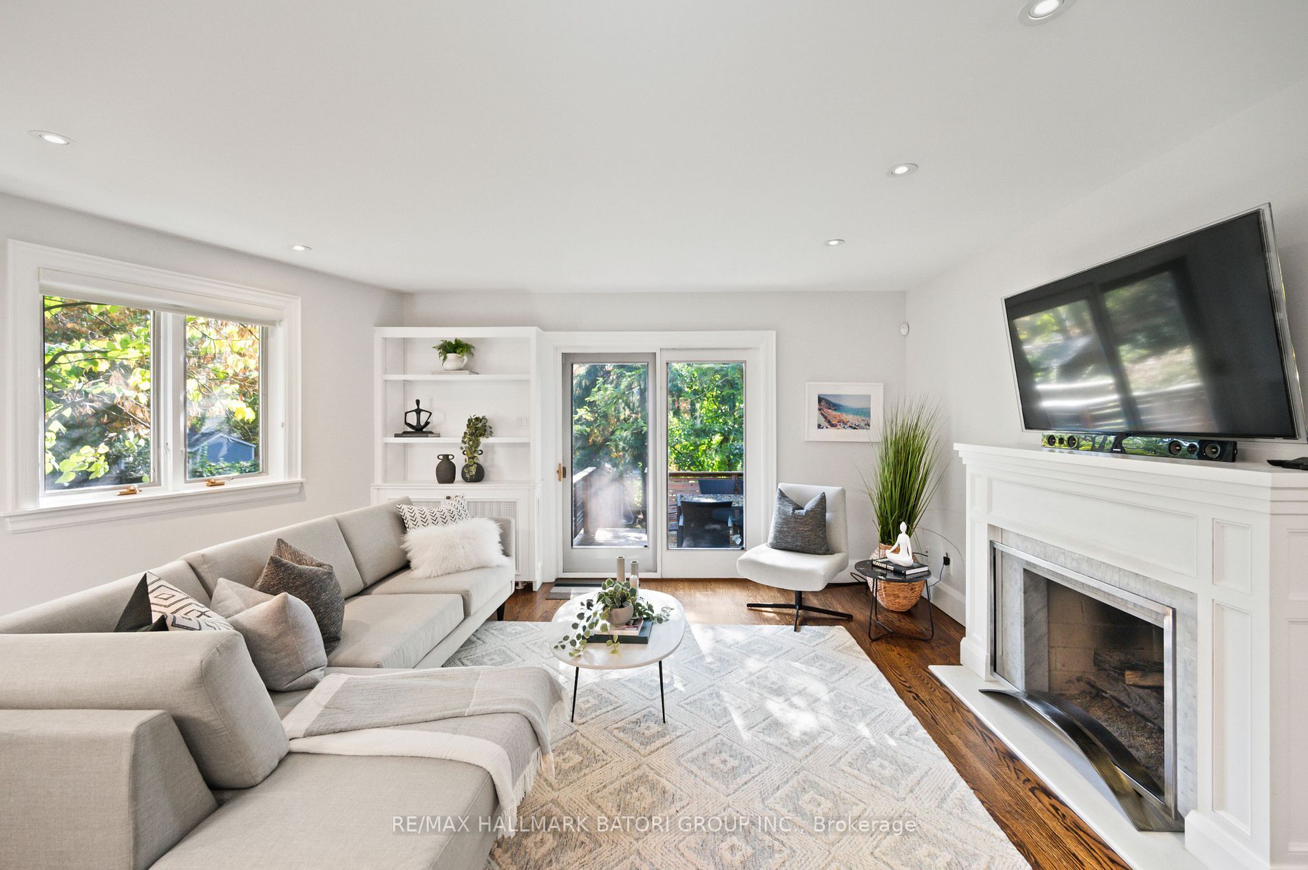 409 Castlefield Avenue